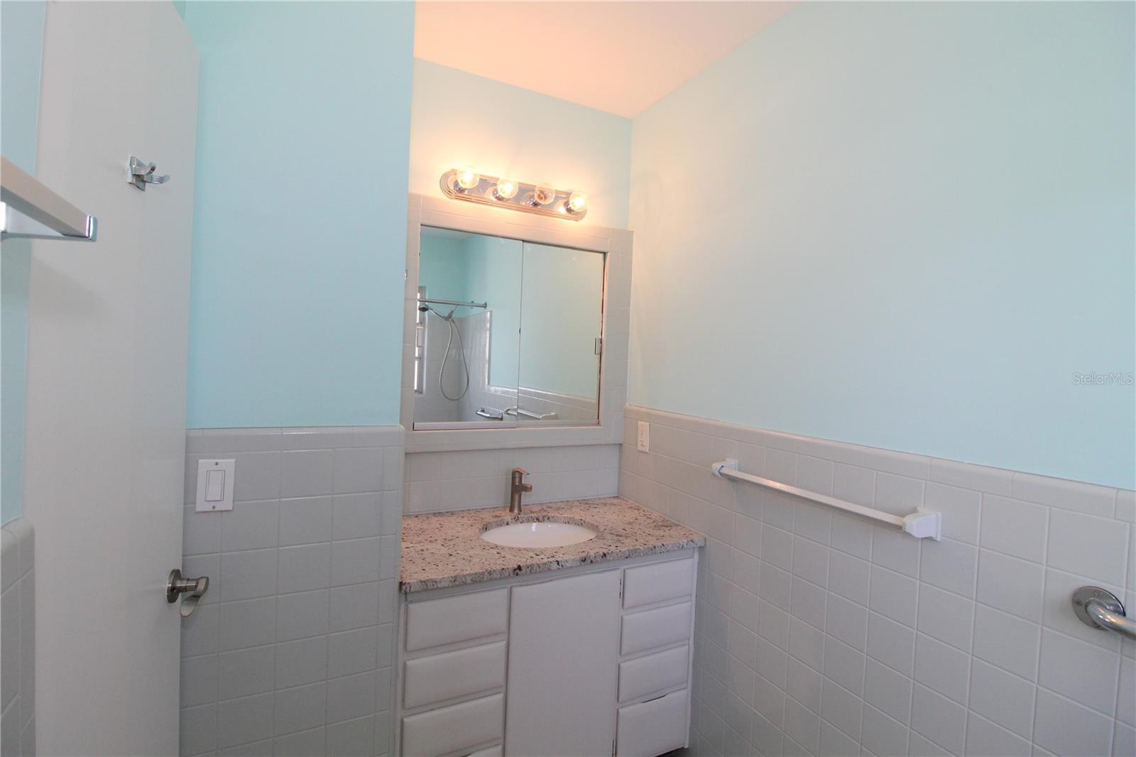 Image 19 of 28 For 2705 Brink Avenue