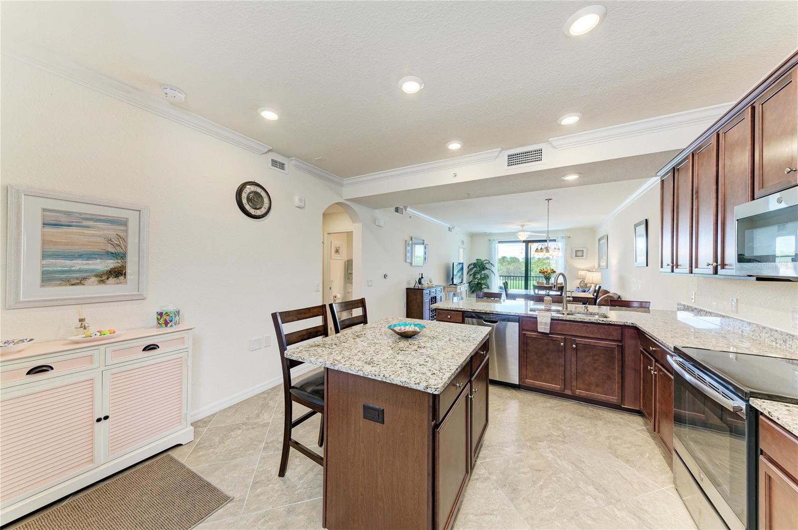 Image 8 of 69 For 17108 Vardon Terrace 305