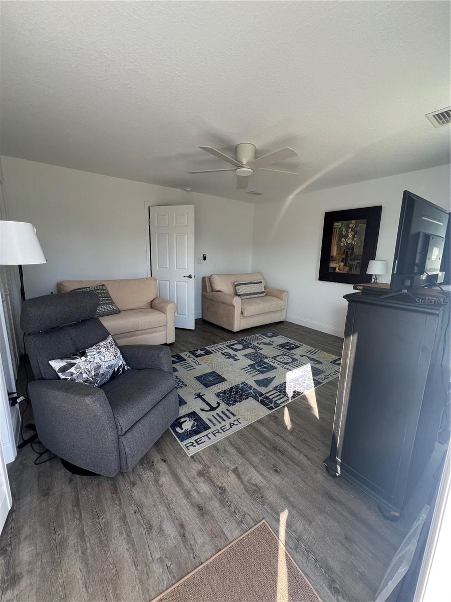 Image 27 of 33 For 4620 7th Avenue W