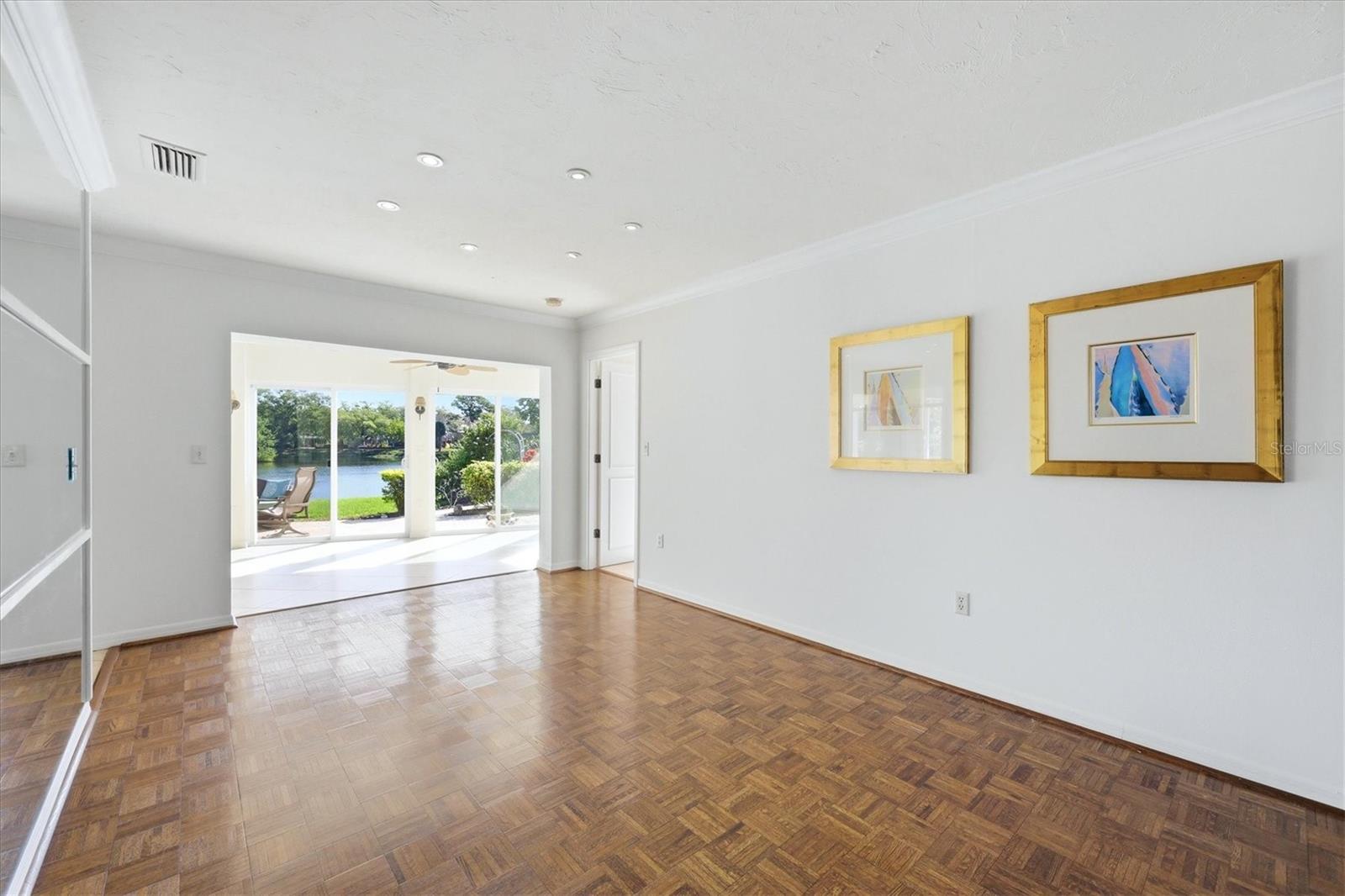 Image 10 of 55 For 4986 Waterbridge Down