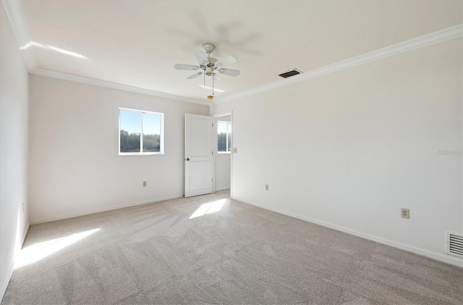 Image 26 of 55 For 4986 Waterbridge Down