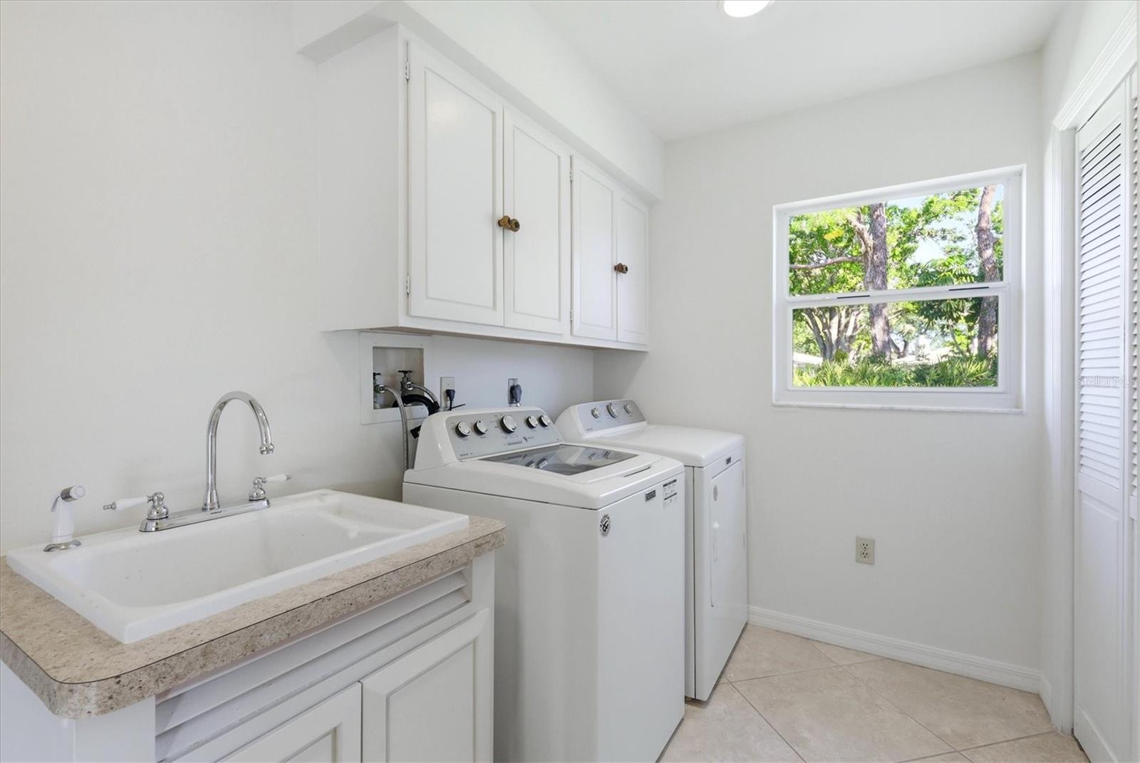 Image 31 of 55 For 4986 Waterbridge Down