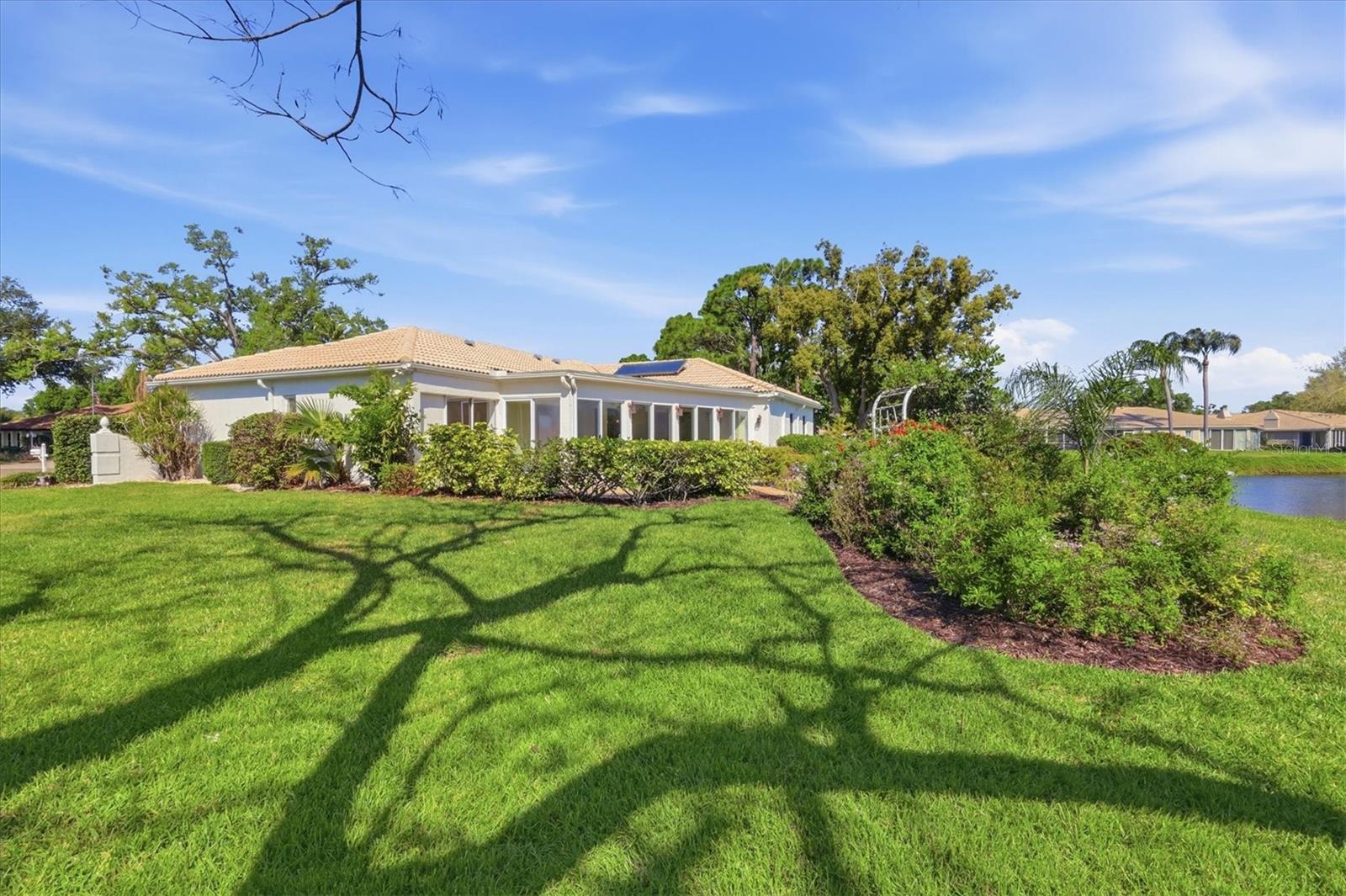 Image 39 of 55 For 4986 Waterbridge Down