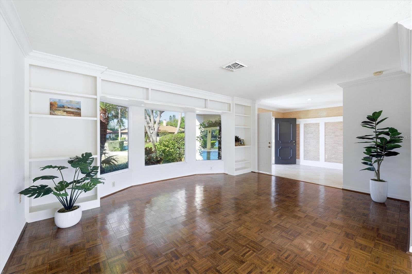 Image 5 of 55 For 4986 Waterbridge Down