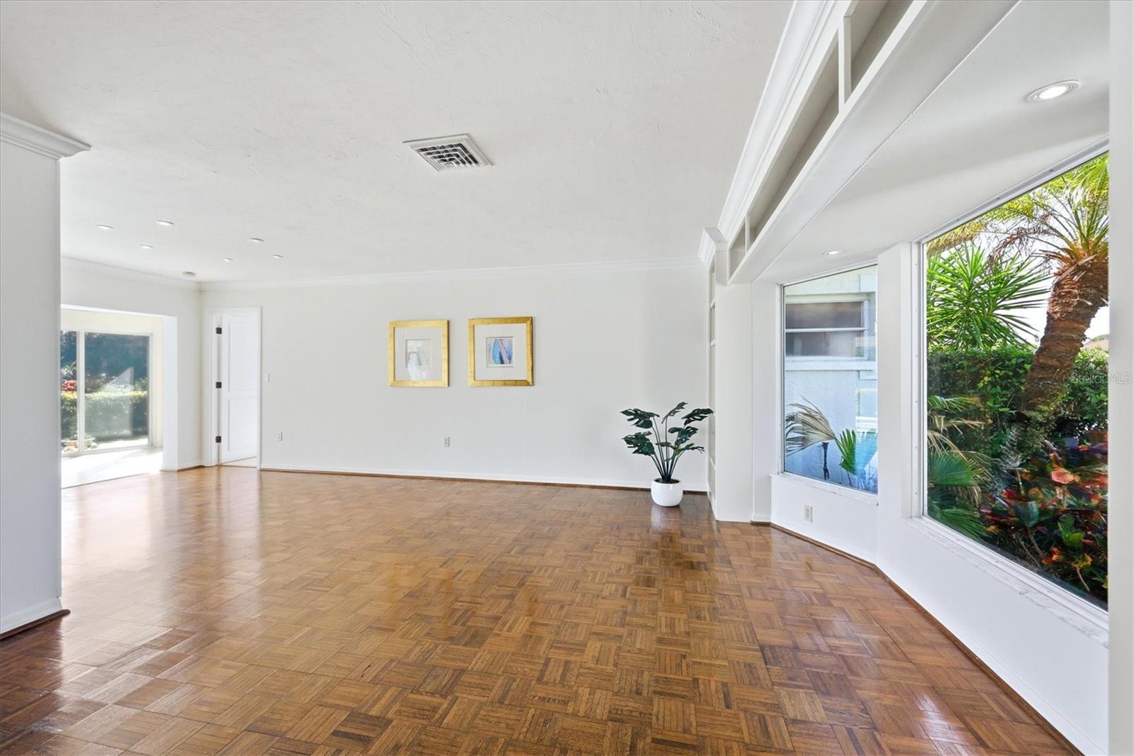 Image 6 of 55 For 4986 Waterbridge Down