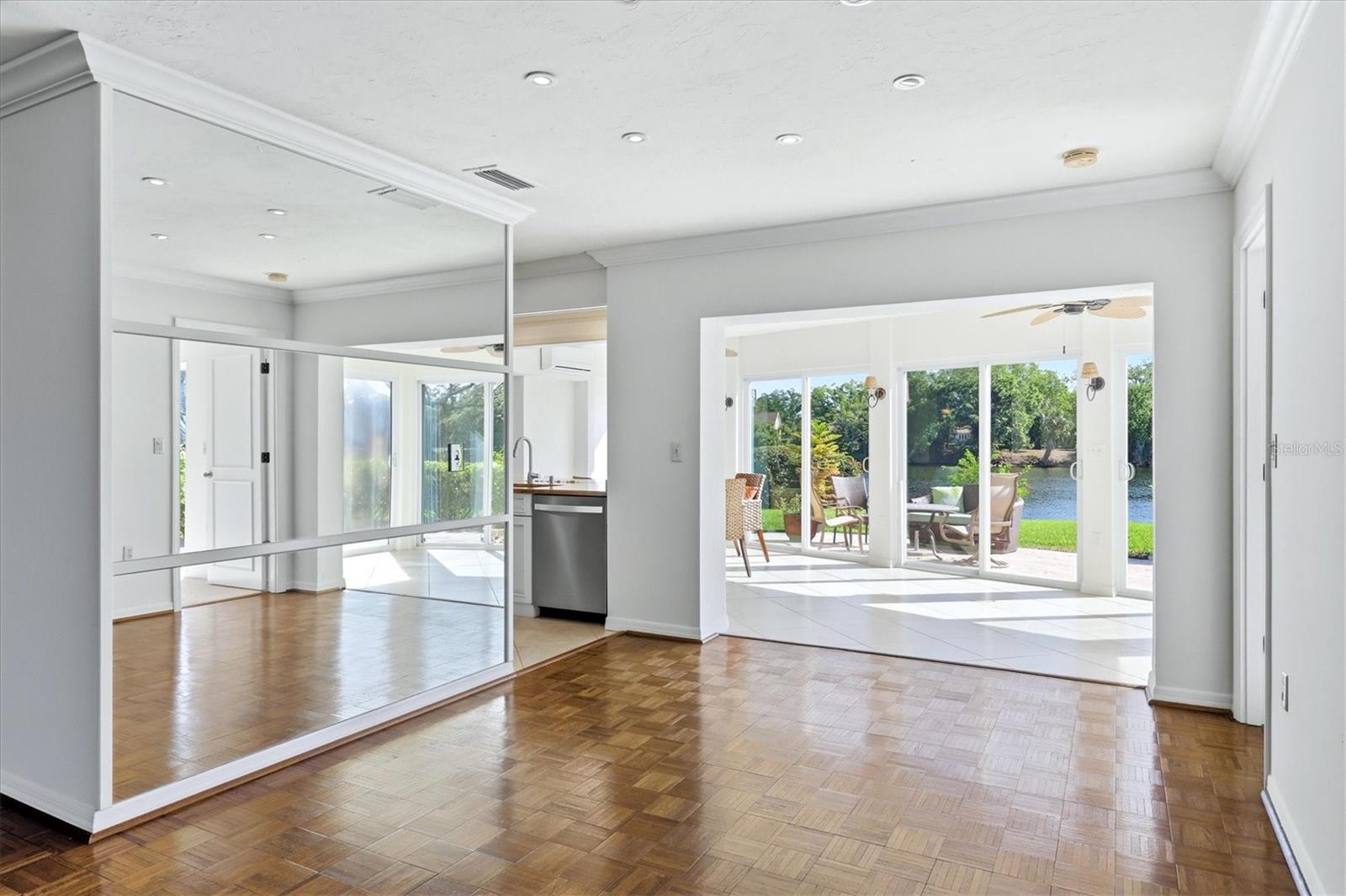 Image 9 of 55 For 4986 Waterbridge Down