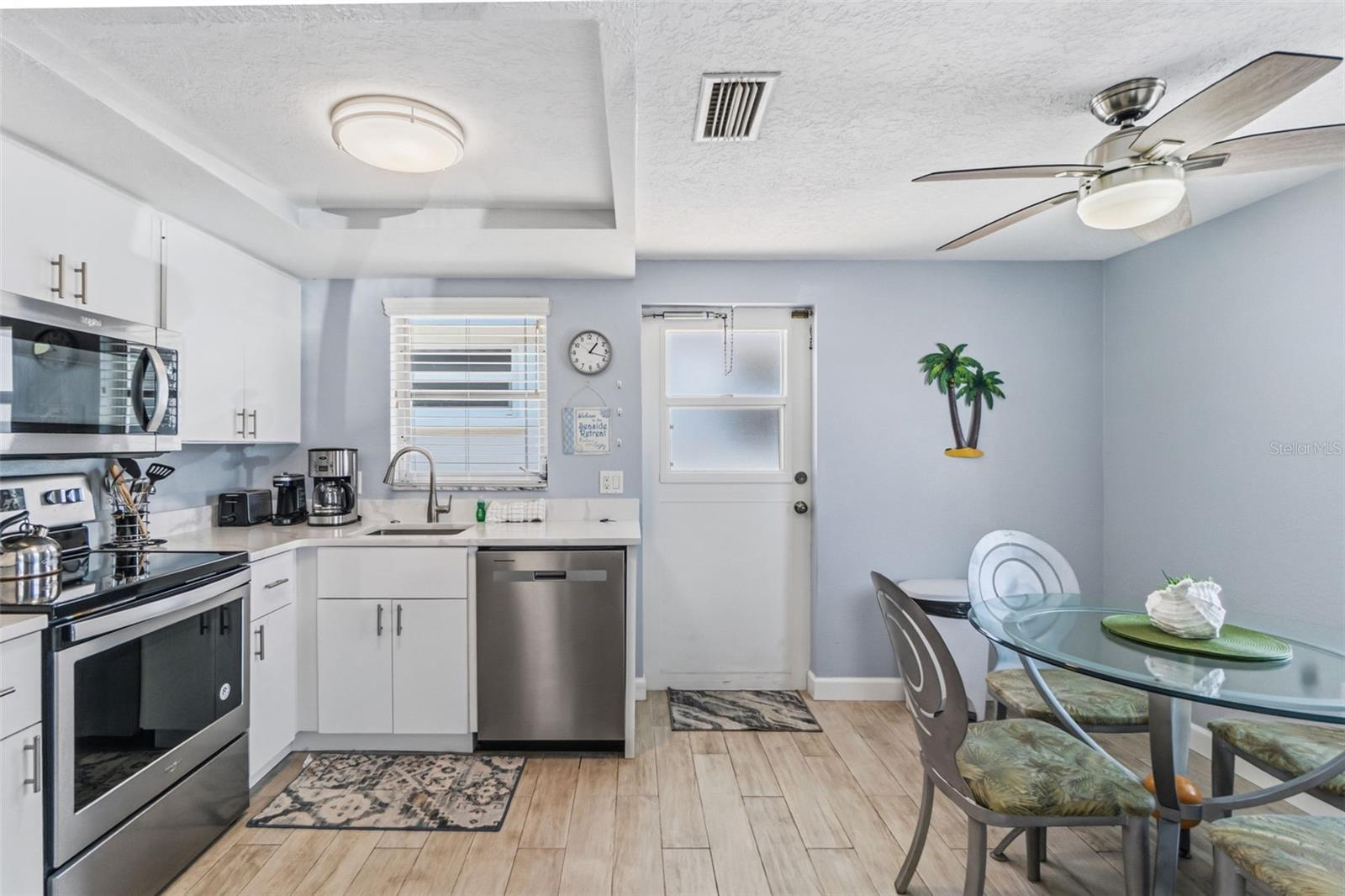 Image 2 of 39 For 6154 Midnight Pass Road A-05