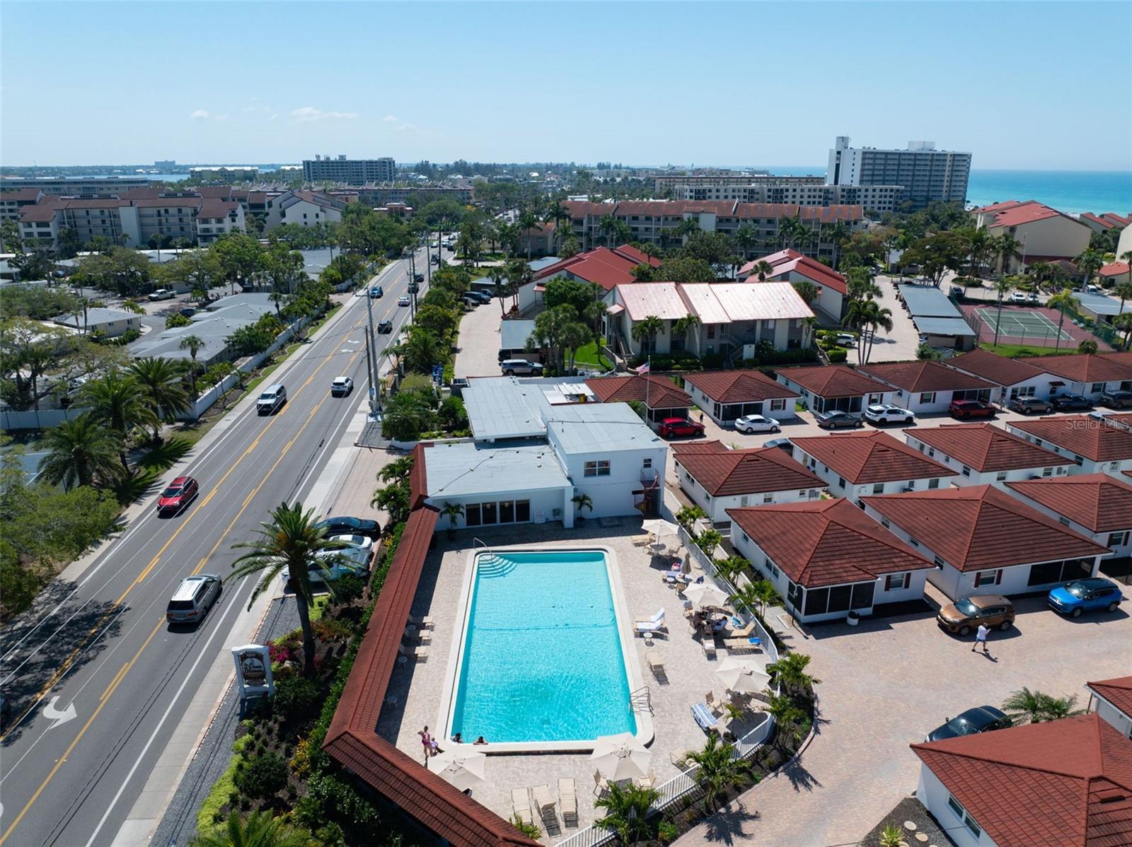 Image 23 of 39 For 6154 Midnight Pass Road A-05