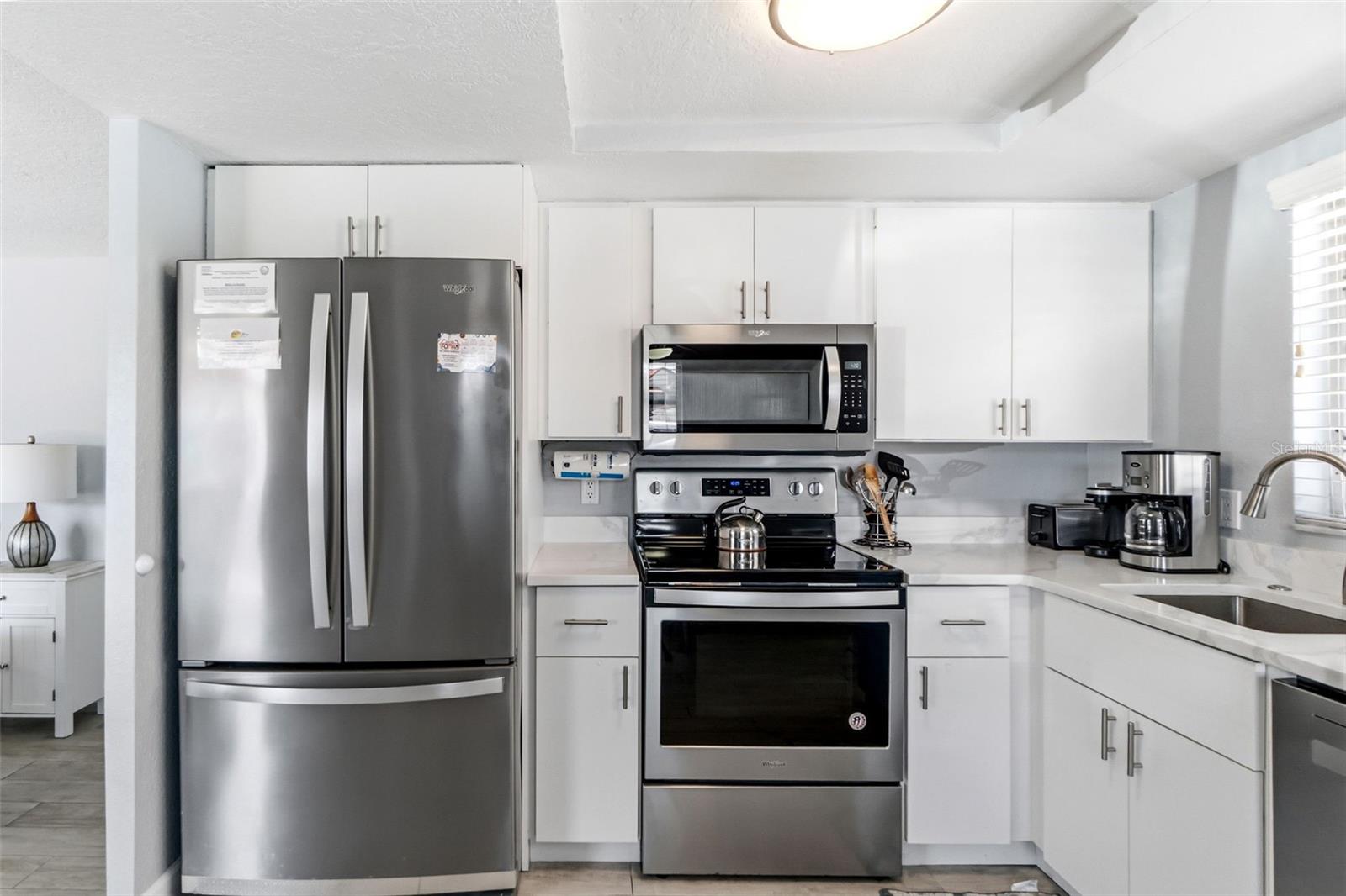 Image 3 of 39 For 6154 Midnight Pass Road A-05