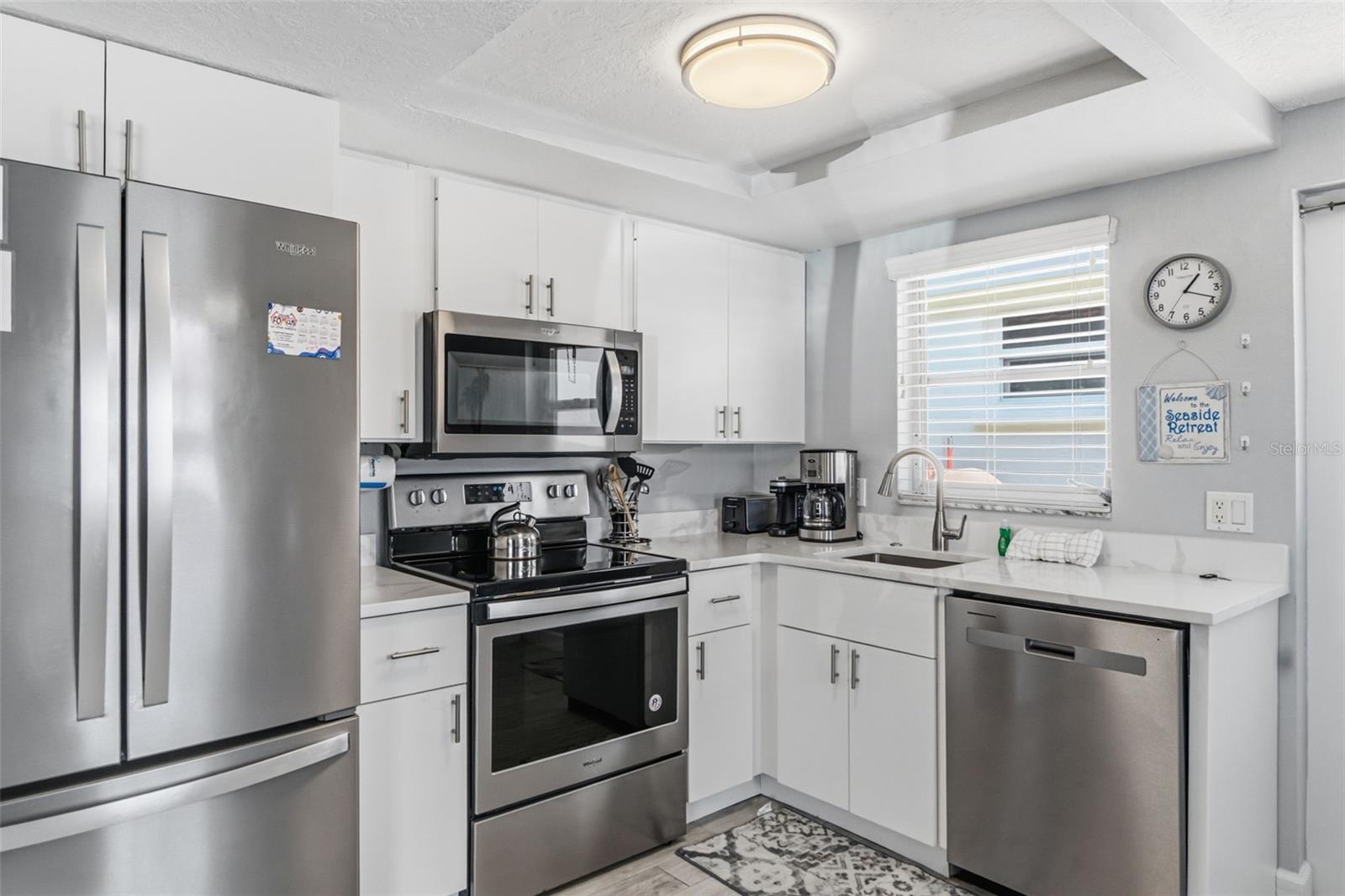 Image 4 of 39 For 6154 Midnight Pass Road A-05