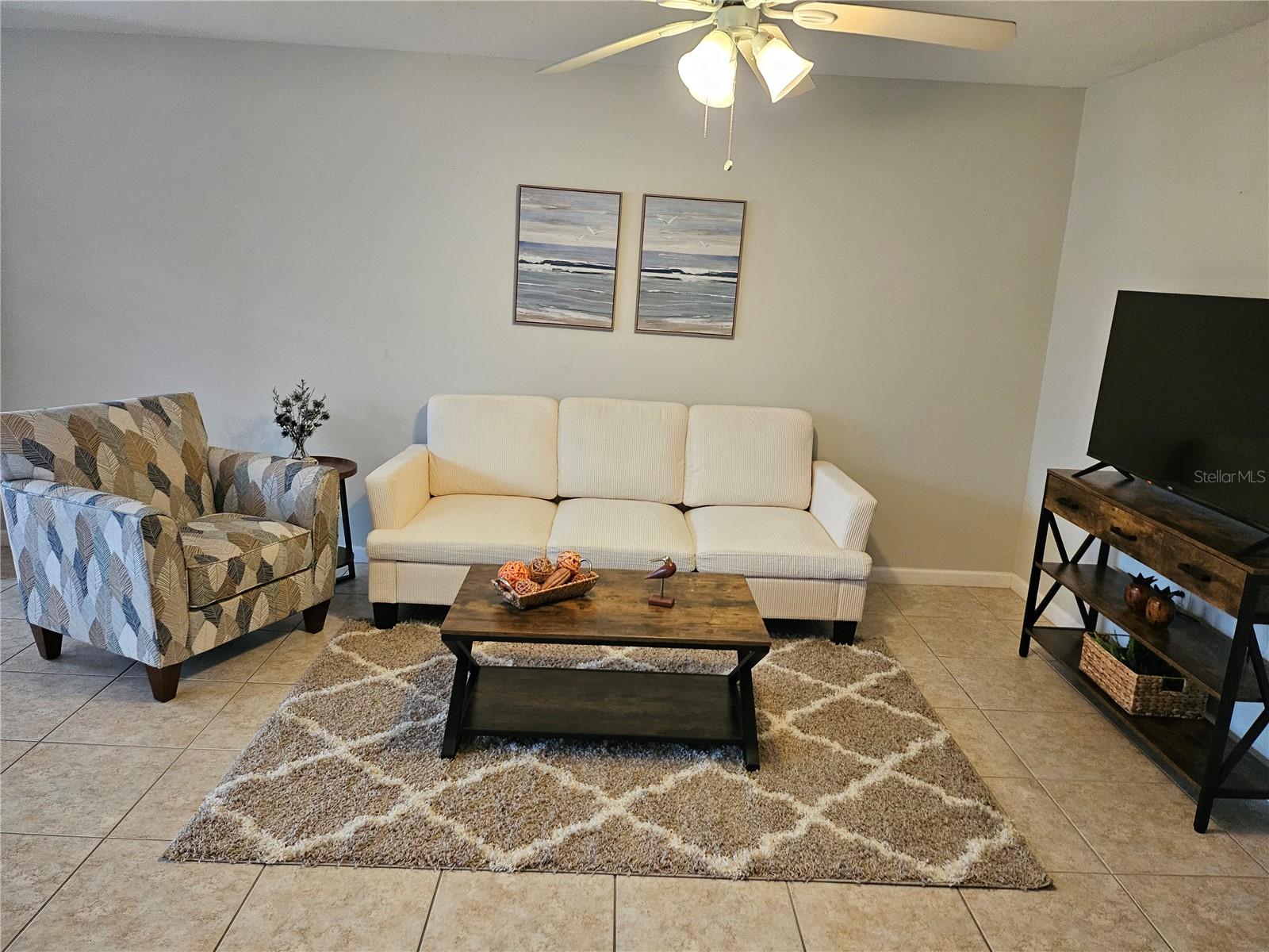 Image 4 of 8 For 220 Park Boulevard N 202