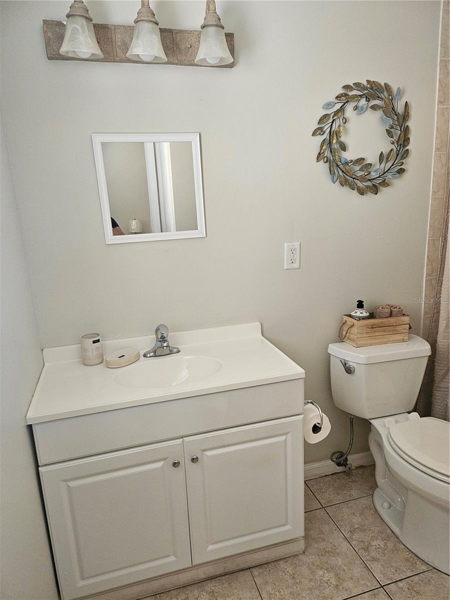 Image 5 of 8 For 220 Park Boulevard N 202