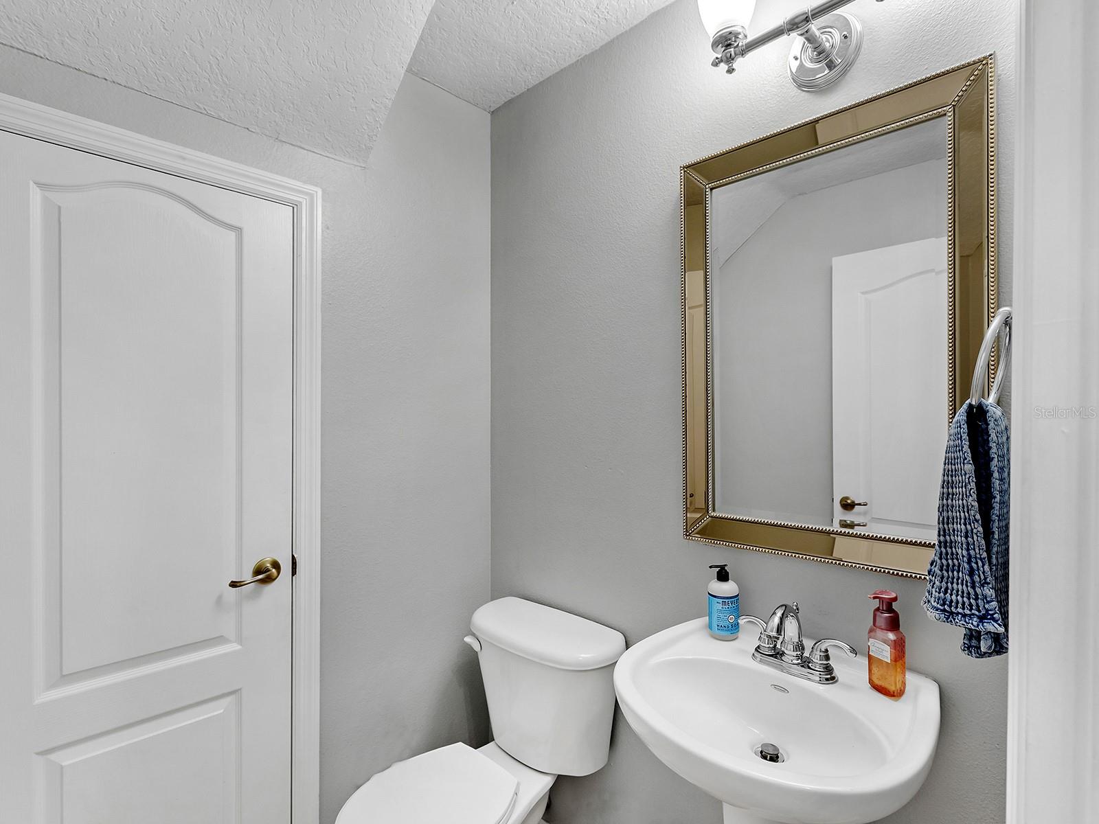 Image 15 of 30 For 232 Cape Harbour Loop 106