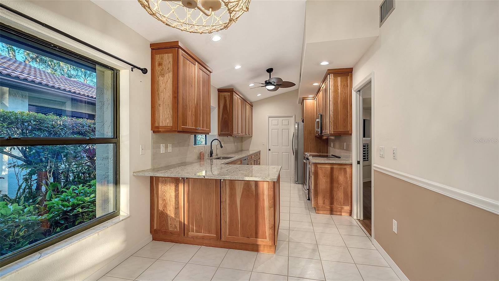 Image 19 of 54 For 7363 Oak Moss Drive 33