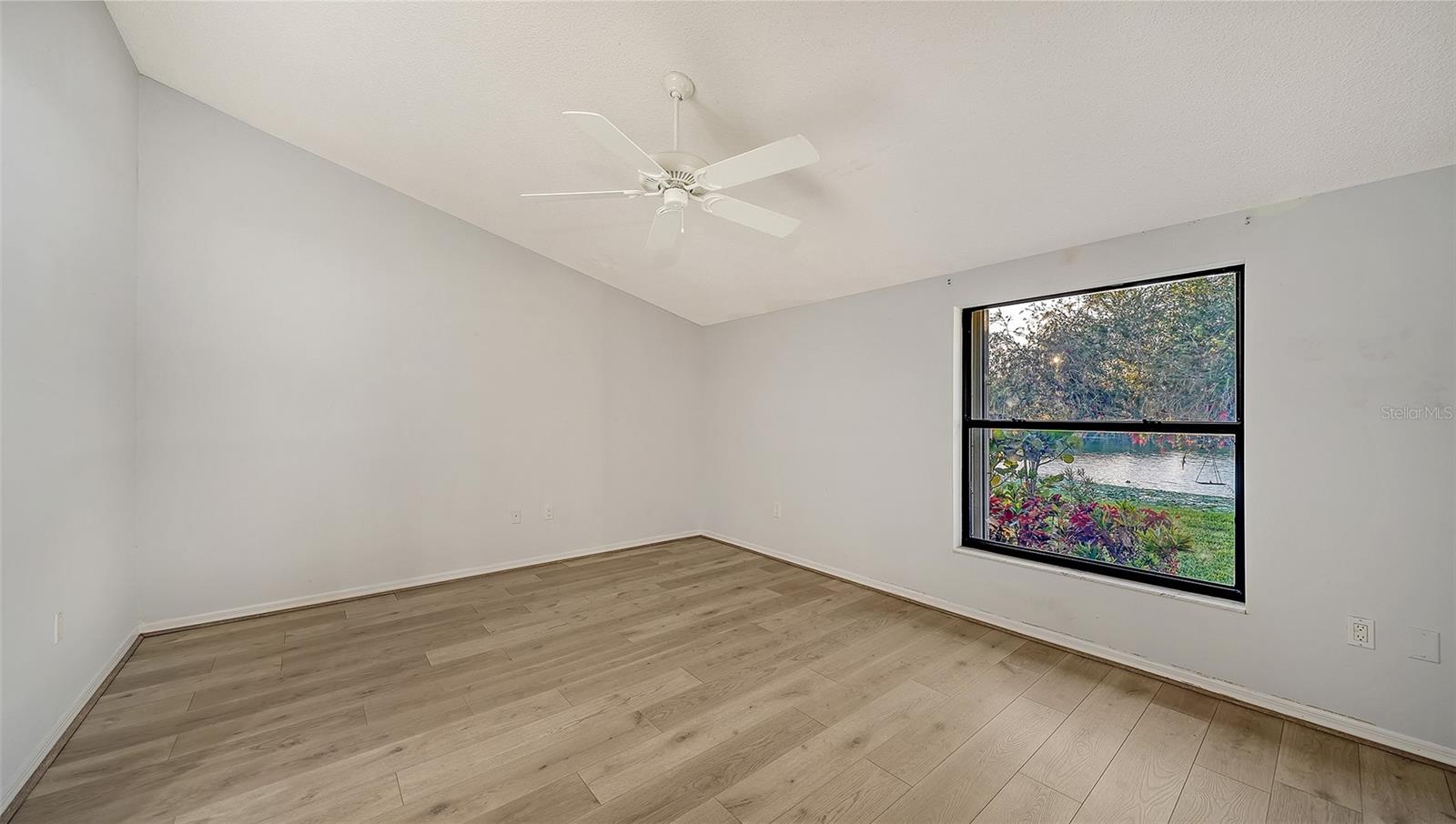 Image 23 of 54 For 7363 Oak Moss Drive 33