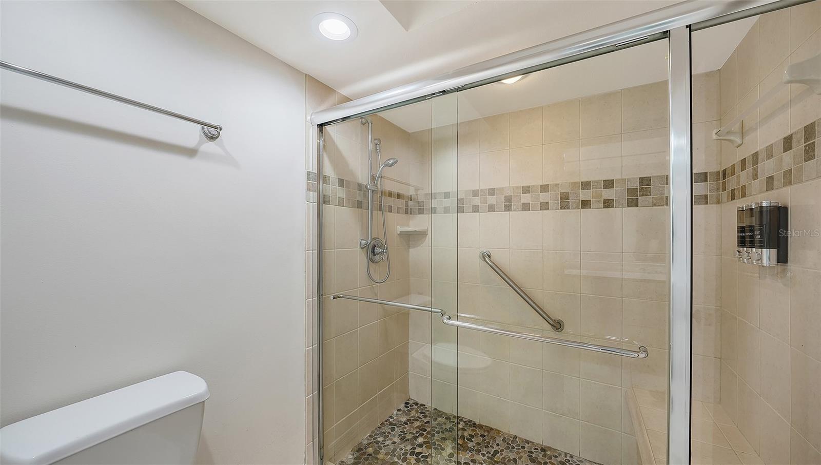 Image 27 of 54 For 7363 Oak Moss Drive 33