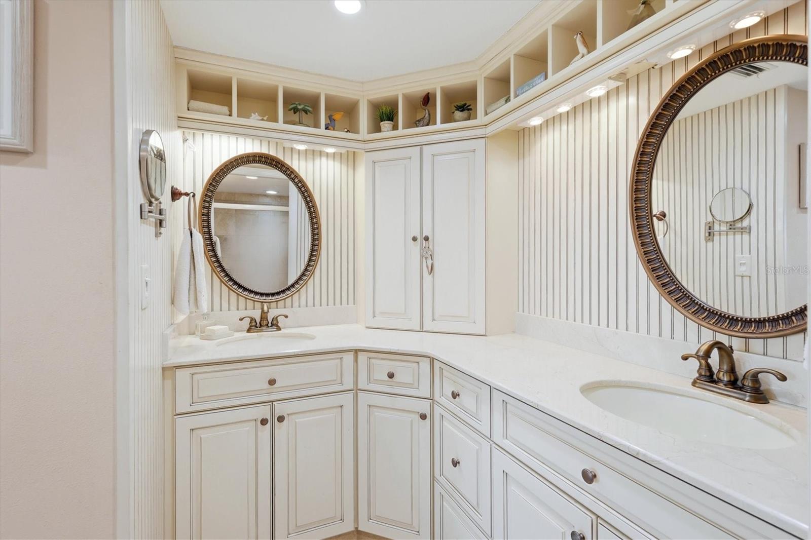 Image 26 of 75 For 1323 Perico Point Circle 107