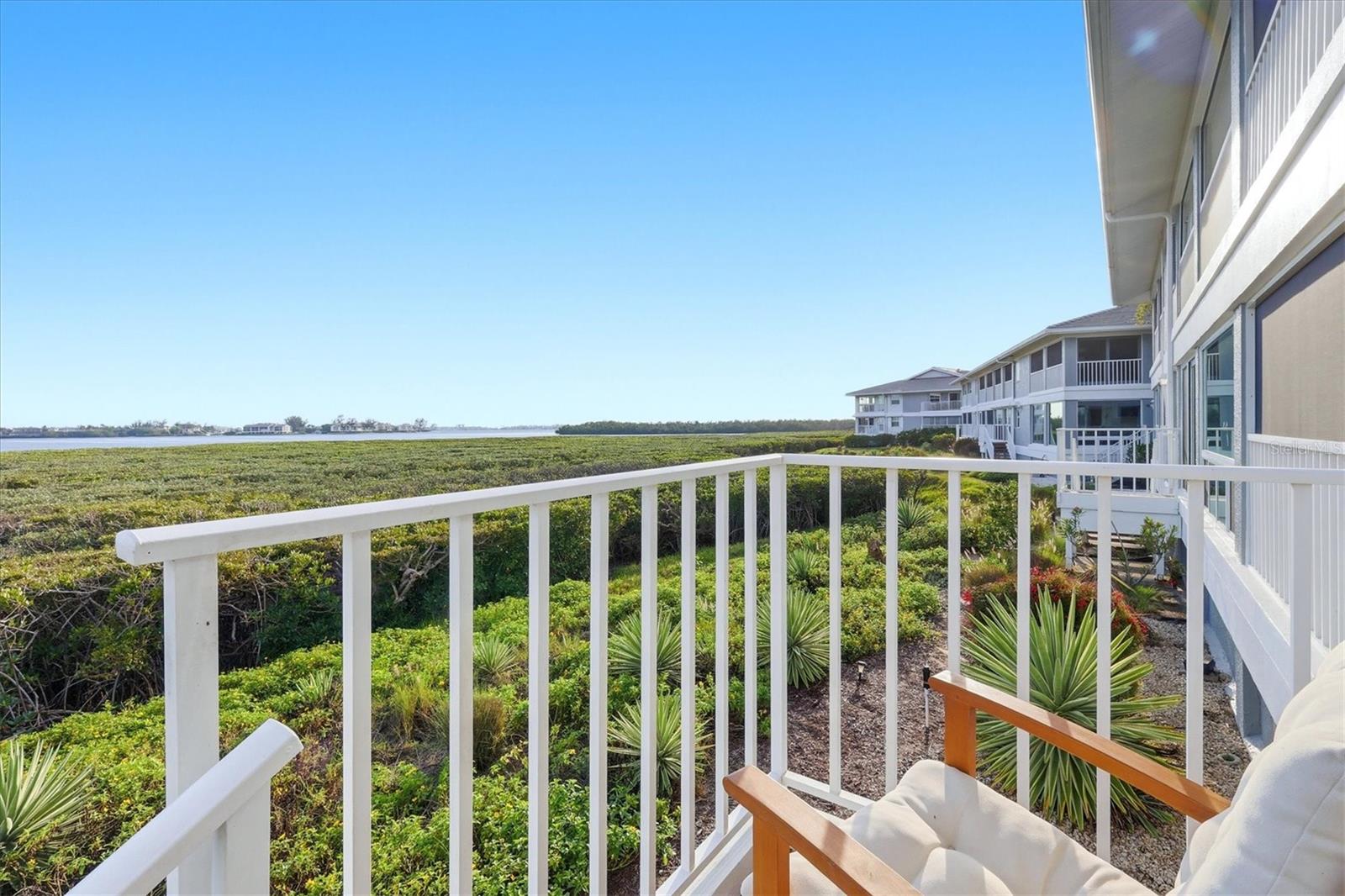 Image 35 of 75 For 1323 Perico Point Circle 107