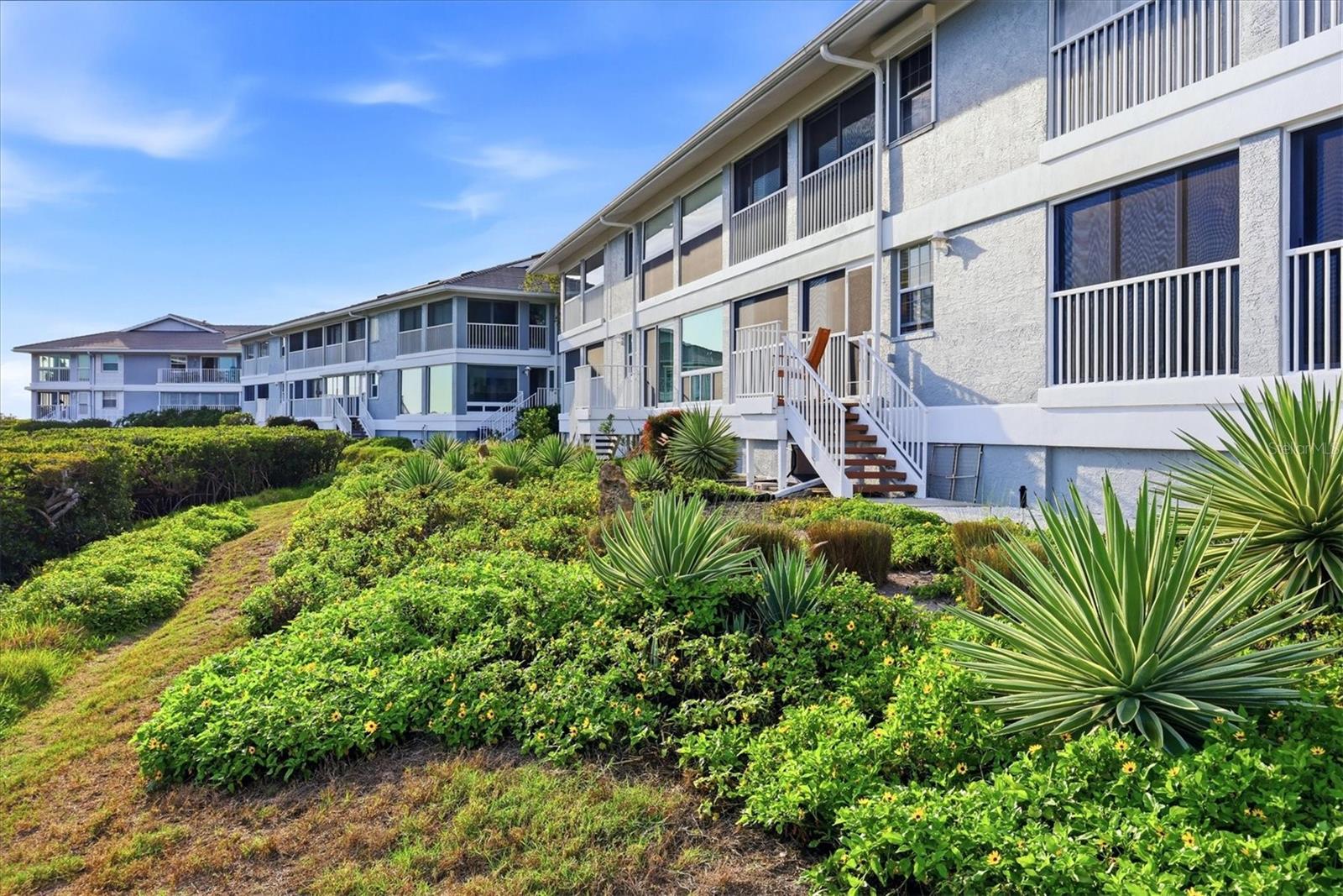 Image 36 of 75 For 1323 Perico Point Circle 107