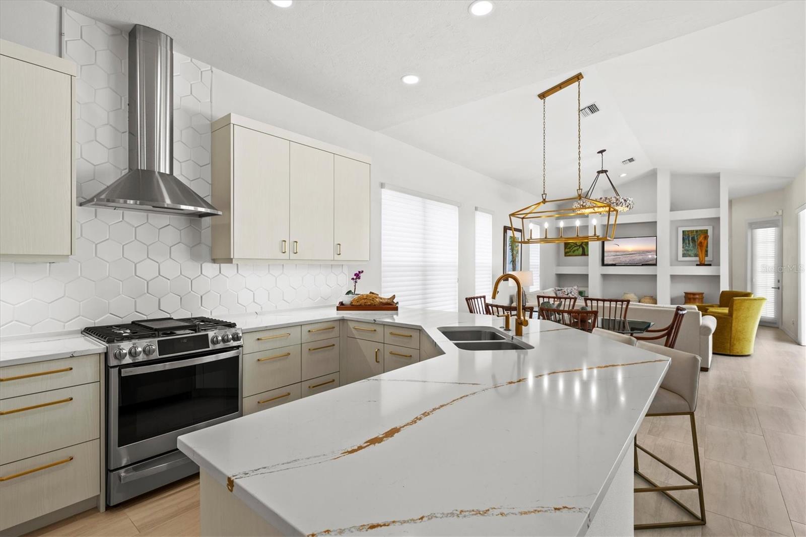 Listing photo id 10 for 7857 Wilton Crescent Circle