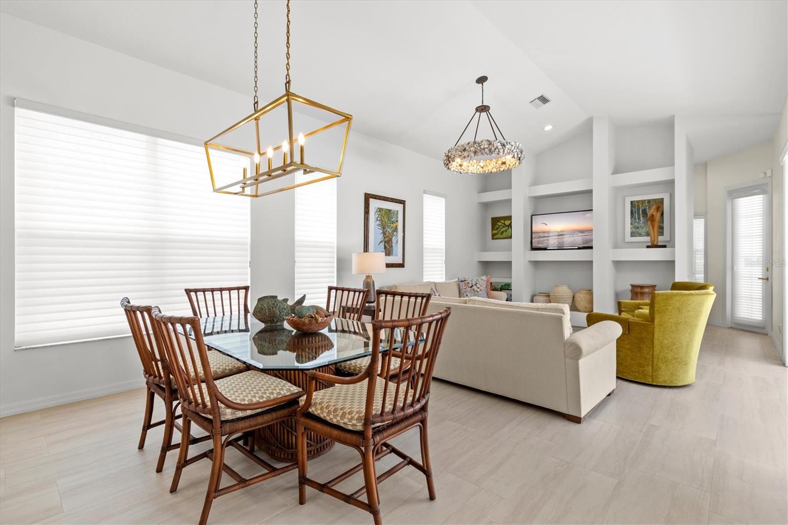 Listing photo id 17 for 7857 Wilton Crescent Circle