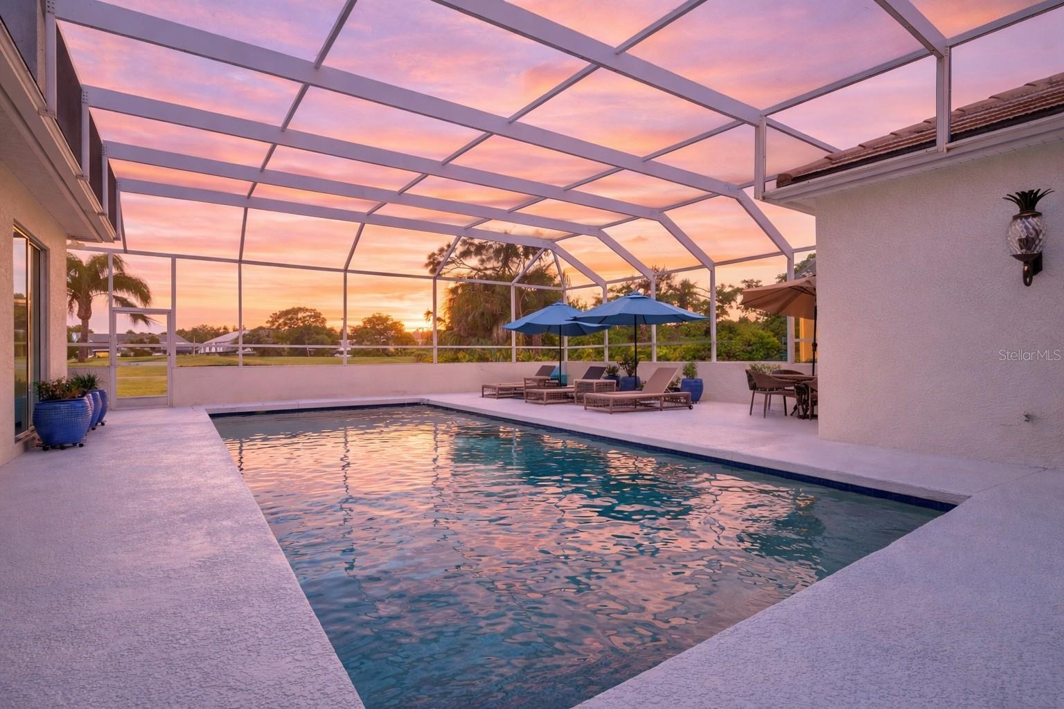 Listing photo id 0 for 7857 Wilton Crescent Circle