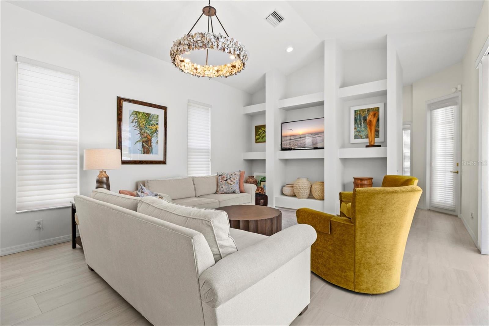 Listing photo id 18 for 7857 Wilton Crescent Circle