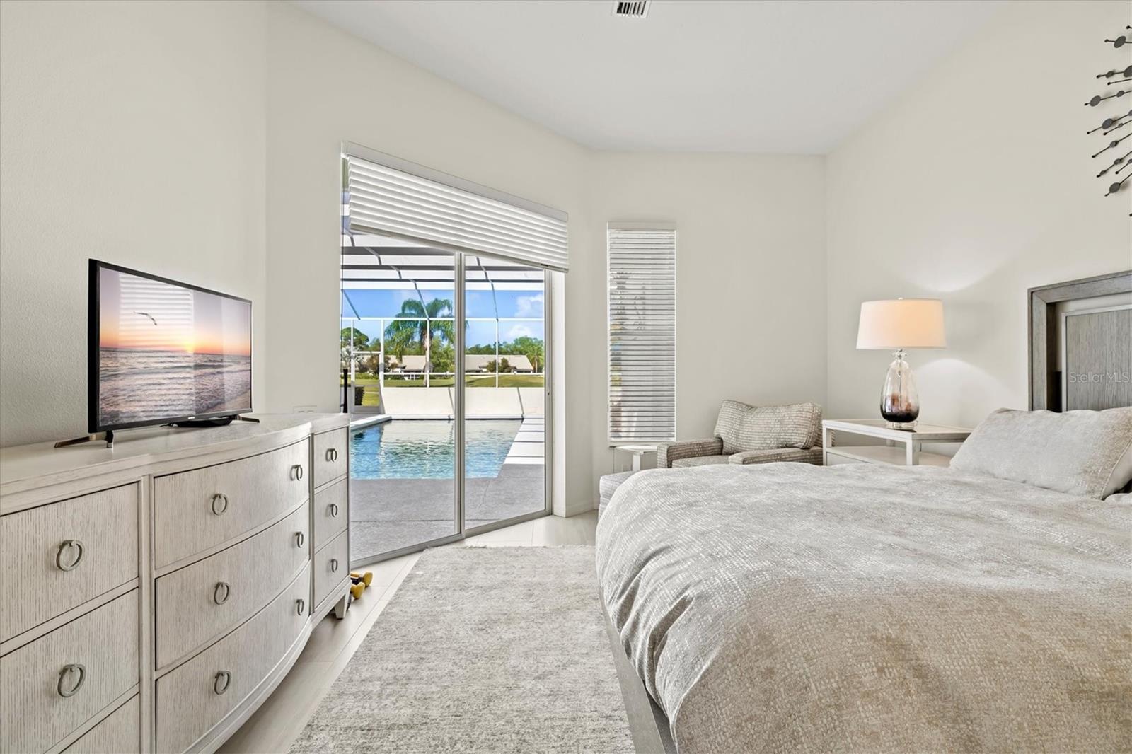 Listing photo id 23 for 7857 Wilton Crescent Circle