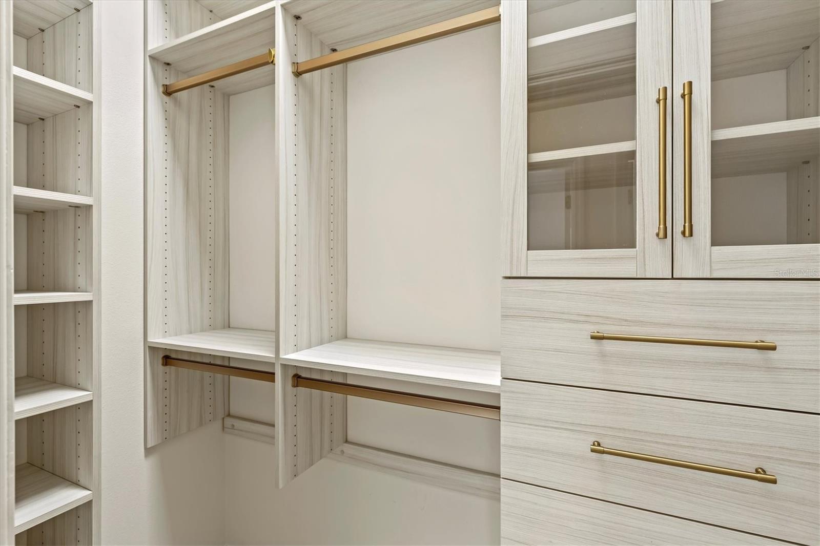 Listing photo id 27 for 7857 Wilton Crescent Circle