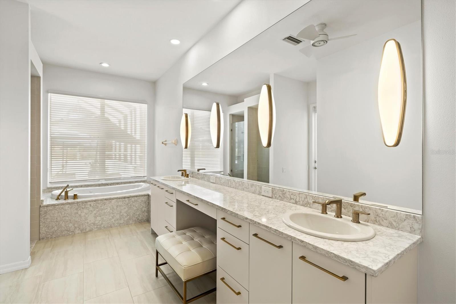 Listing photo id 28 for 7857 Wilton Crescent Circle