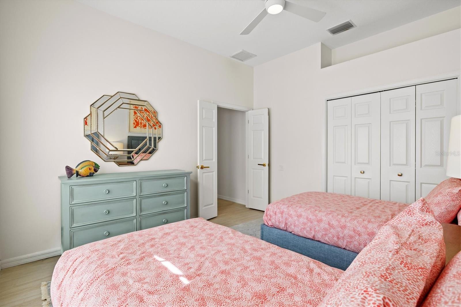 Listing photo id 38 for 7857 Wilton Crescent Circle