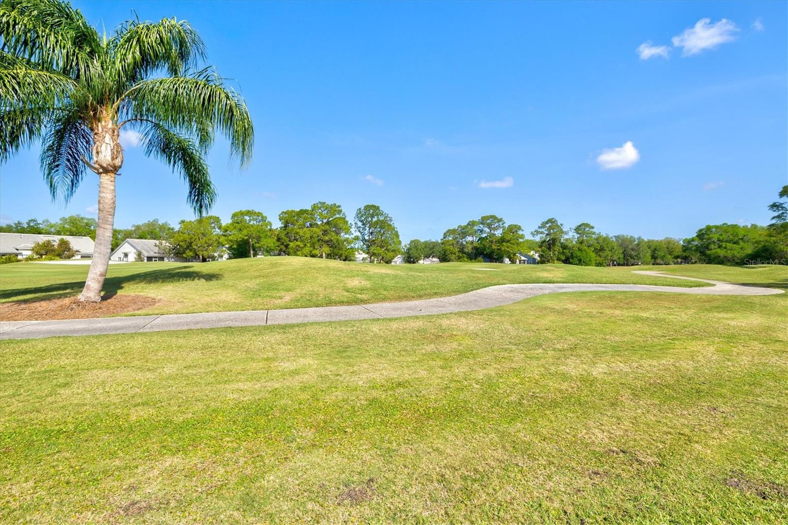 Listing photo id 52 for 7857 Wilton Crescent Circle