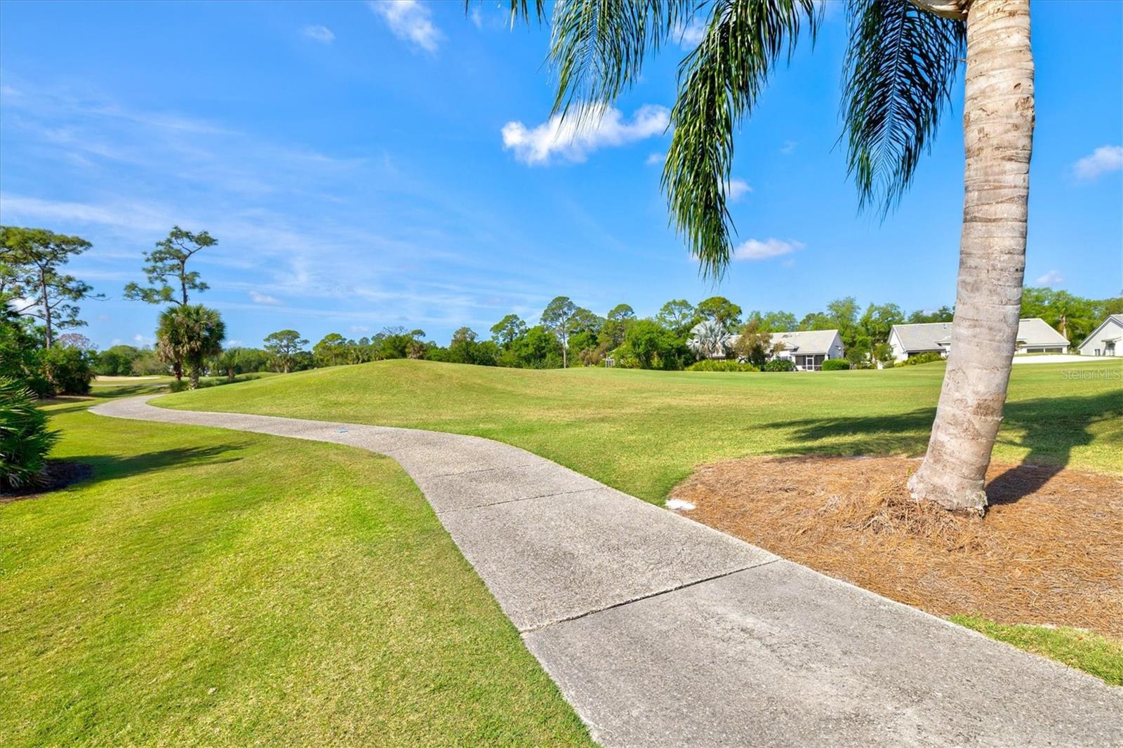 Listing photo id 53 for 7857 Wilton Crescent Circle