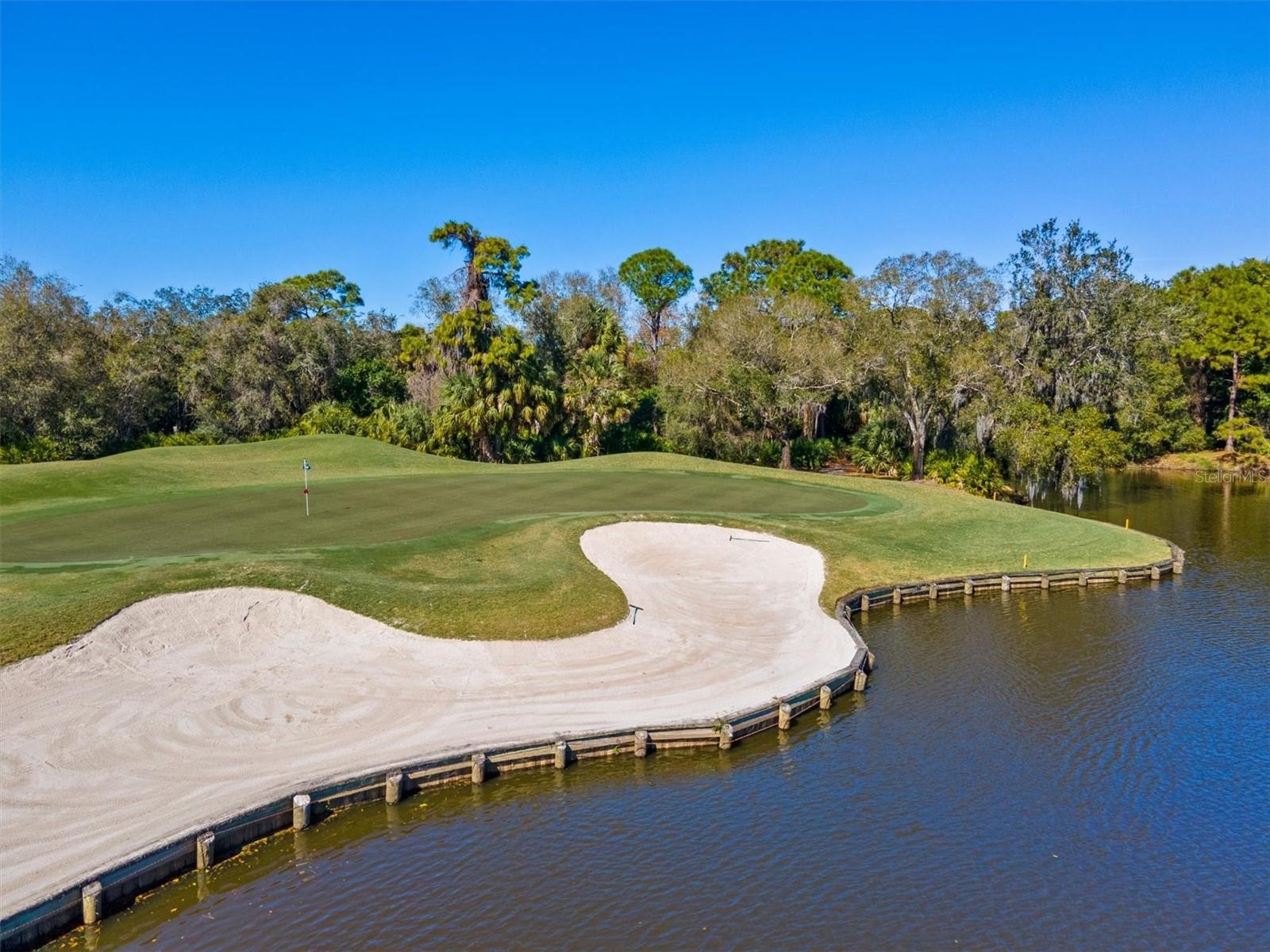 Listing photo id 63 for 7857 Wilton Crescent Circle