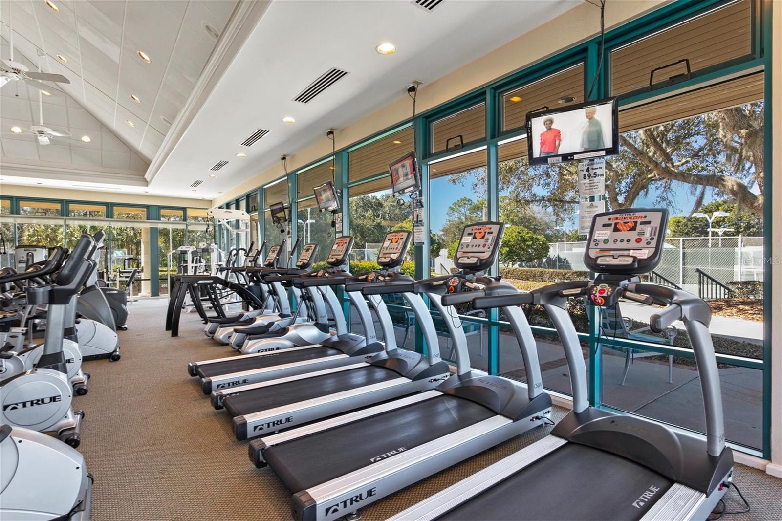 Listing photo id 68 for 7857 Wilton Crescent Circle