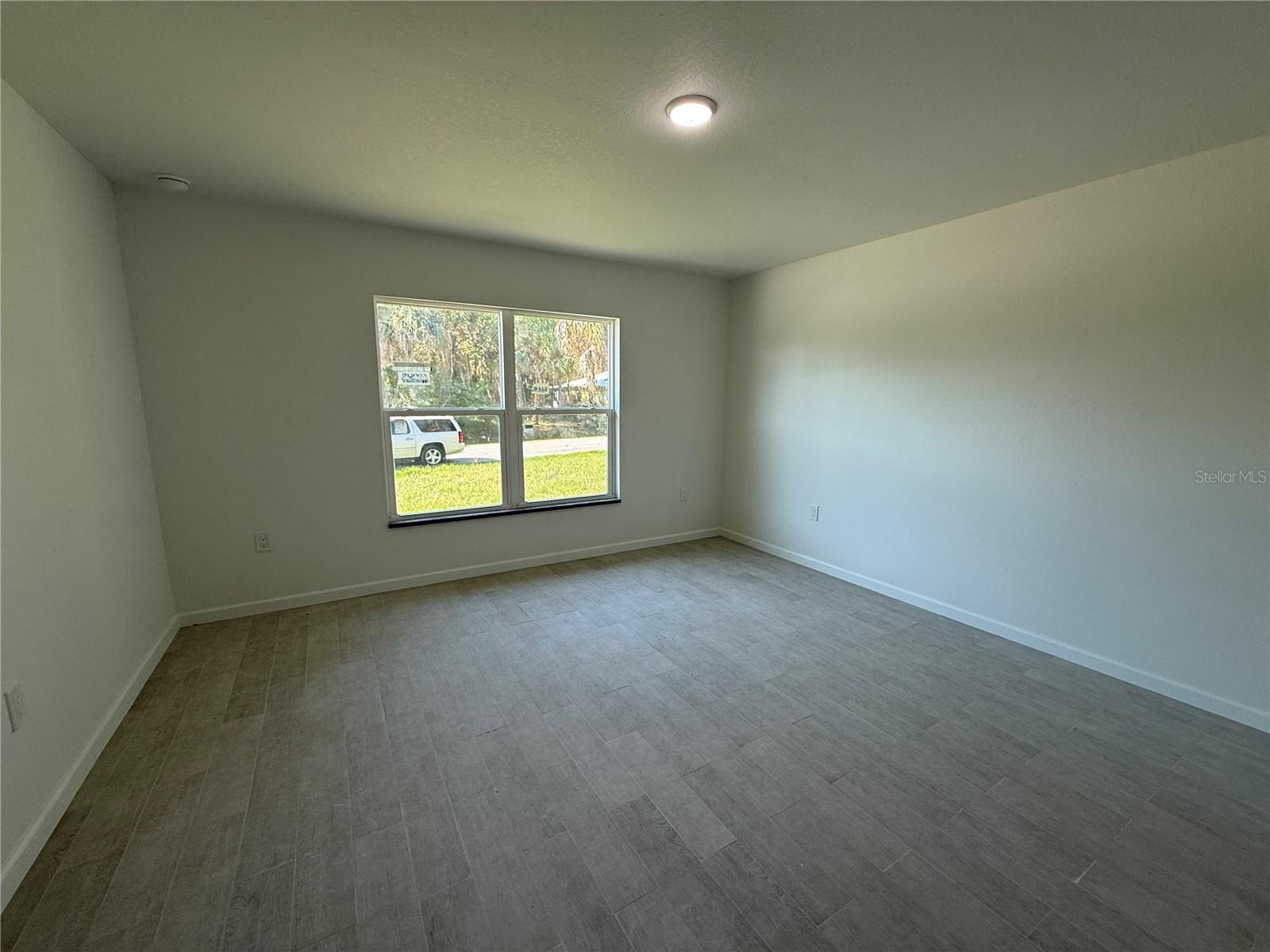 Image 15 of 25 For 4252 Sunburst Avenue