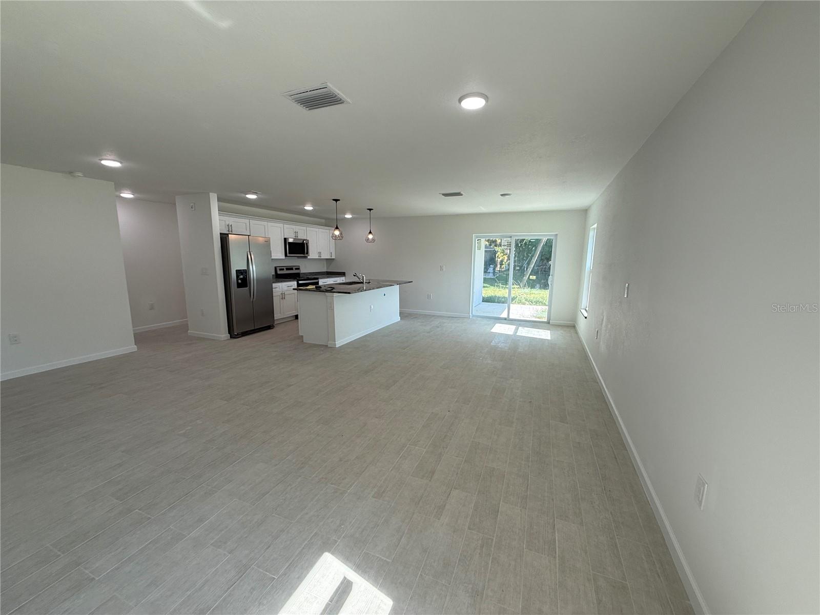 Image 5 of 25 For 4252 Sunburst Avenue