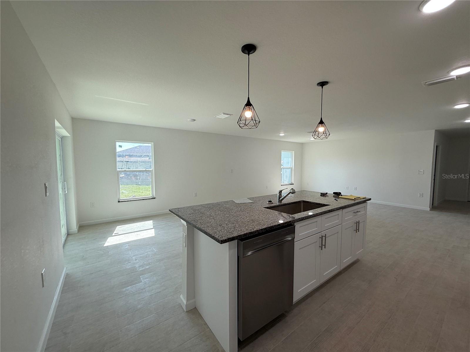 Image 8 of 25 For 4252 Sunburst Avenue