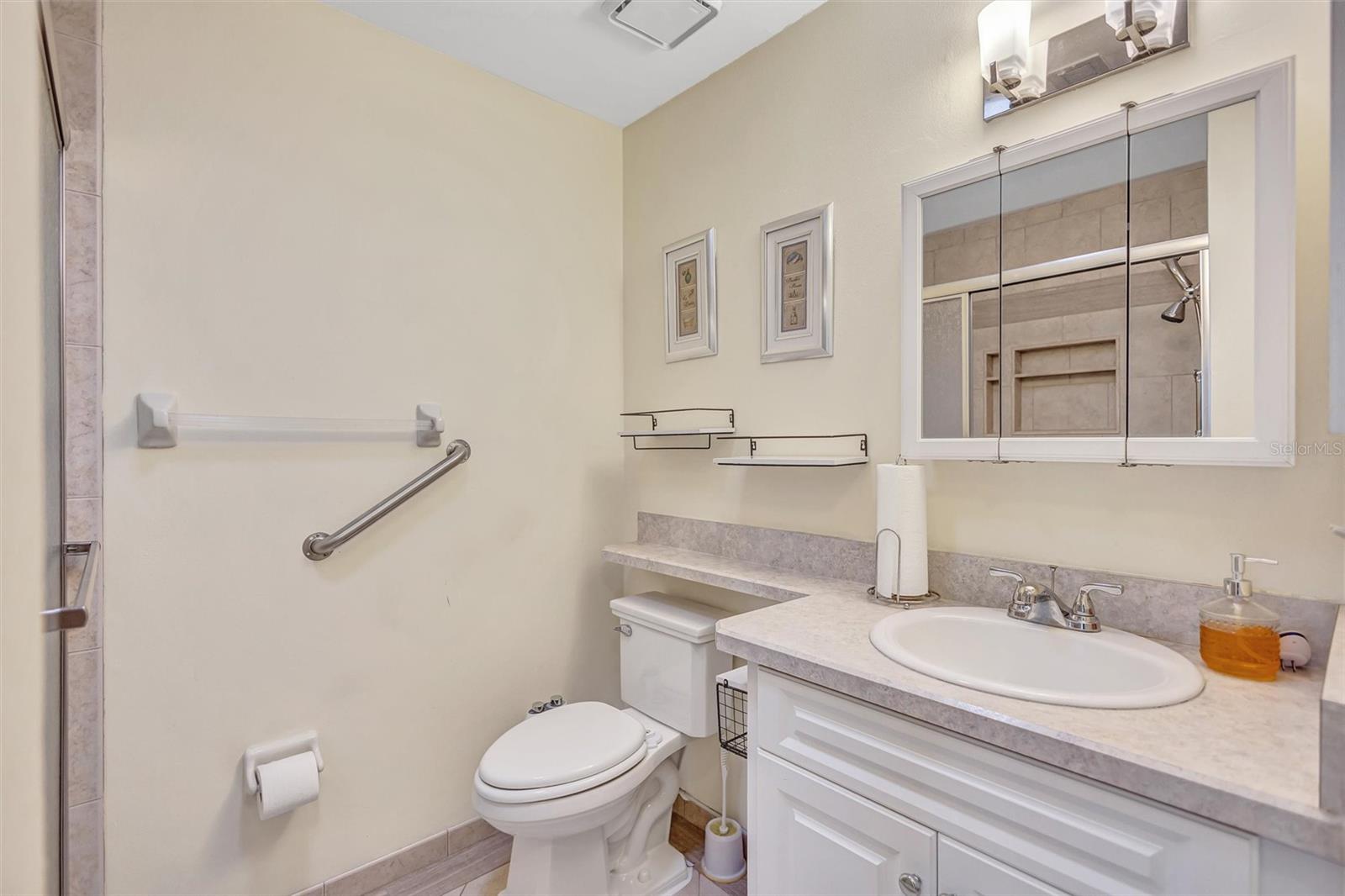 Image 21 of 45 For 1419 Langley Drive