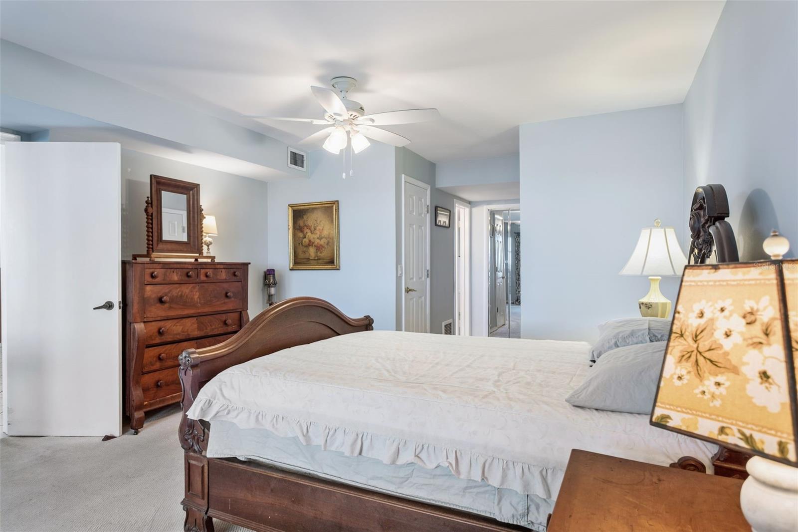 Image 17 of 52 For 5130 Brittany Drive S 1002