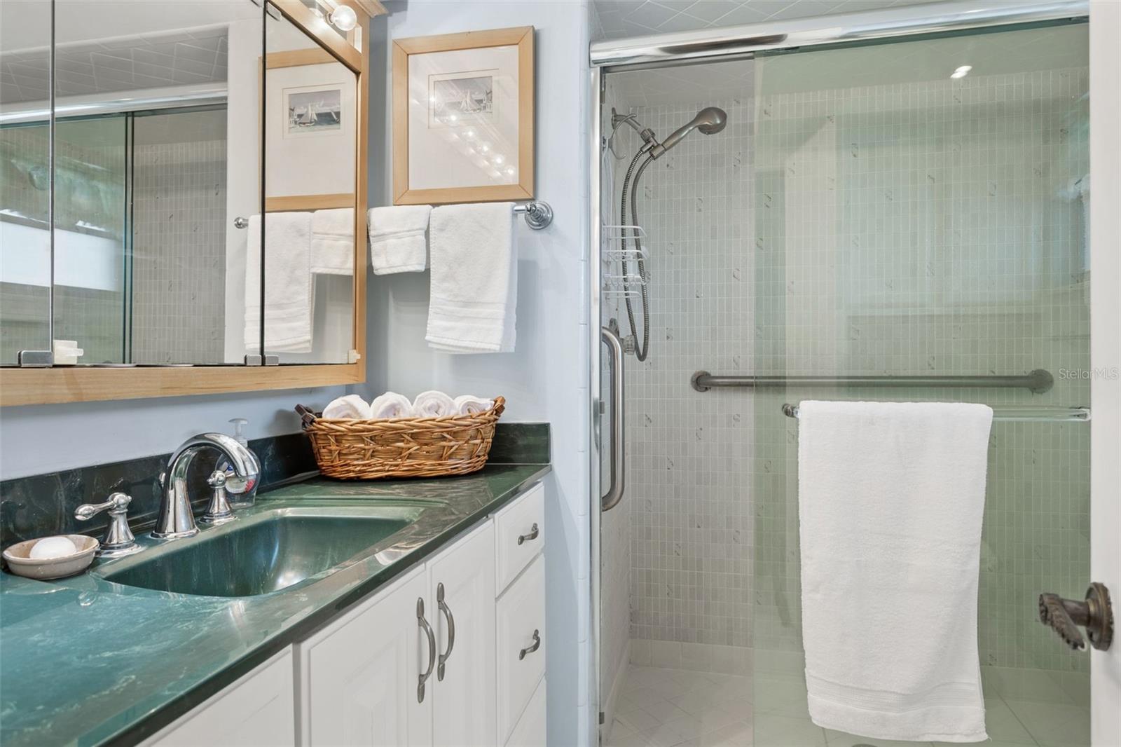 Image 19 of 52 For 5130 Brittany Drive S 1002