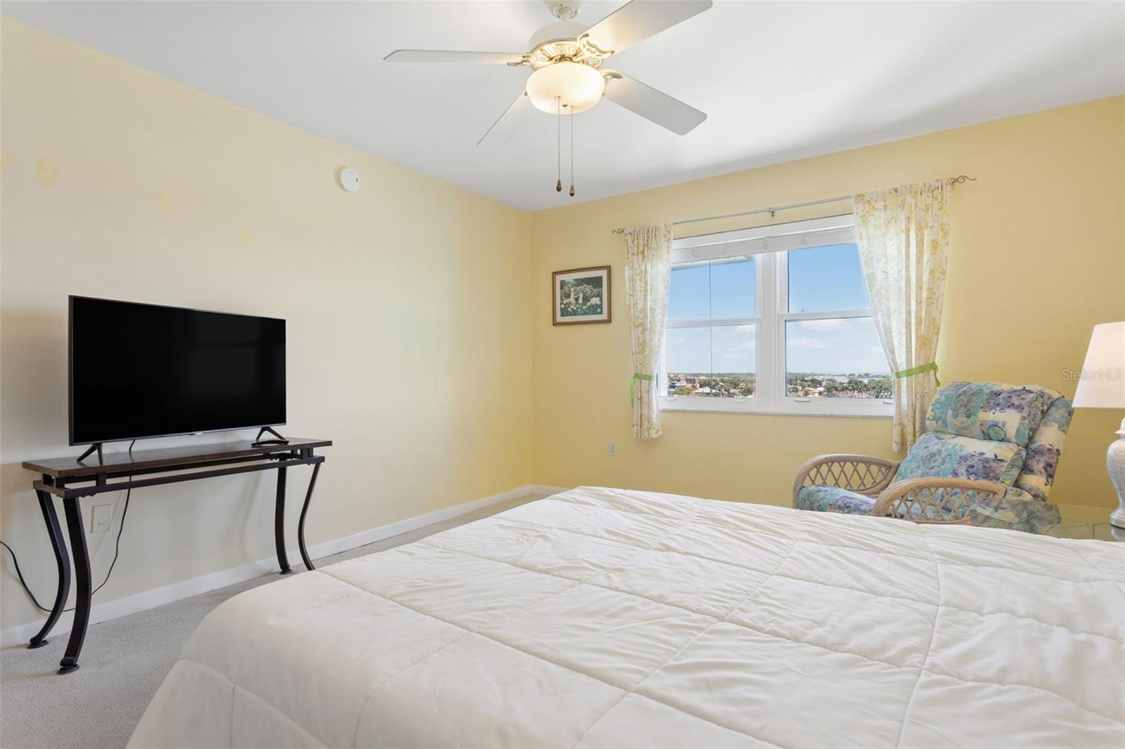 Image 22 of 52 For 5130 Brittany Drive S 1002