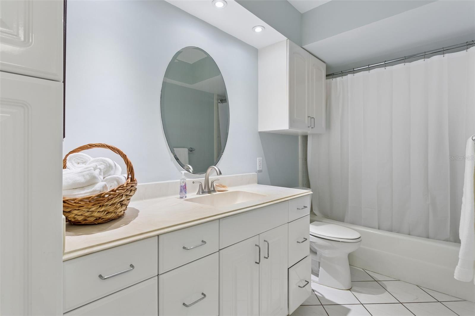 Image 23 of 52 For 5130 Brittany Drive S 1002