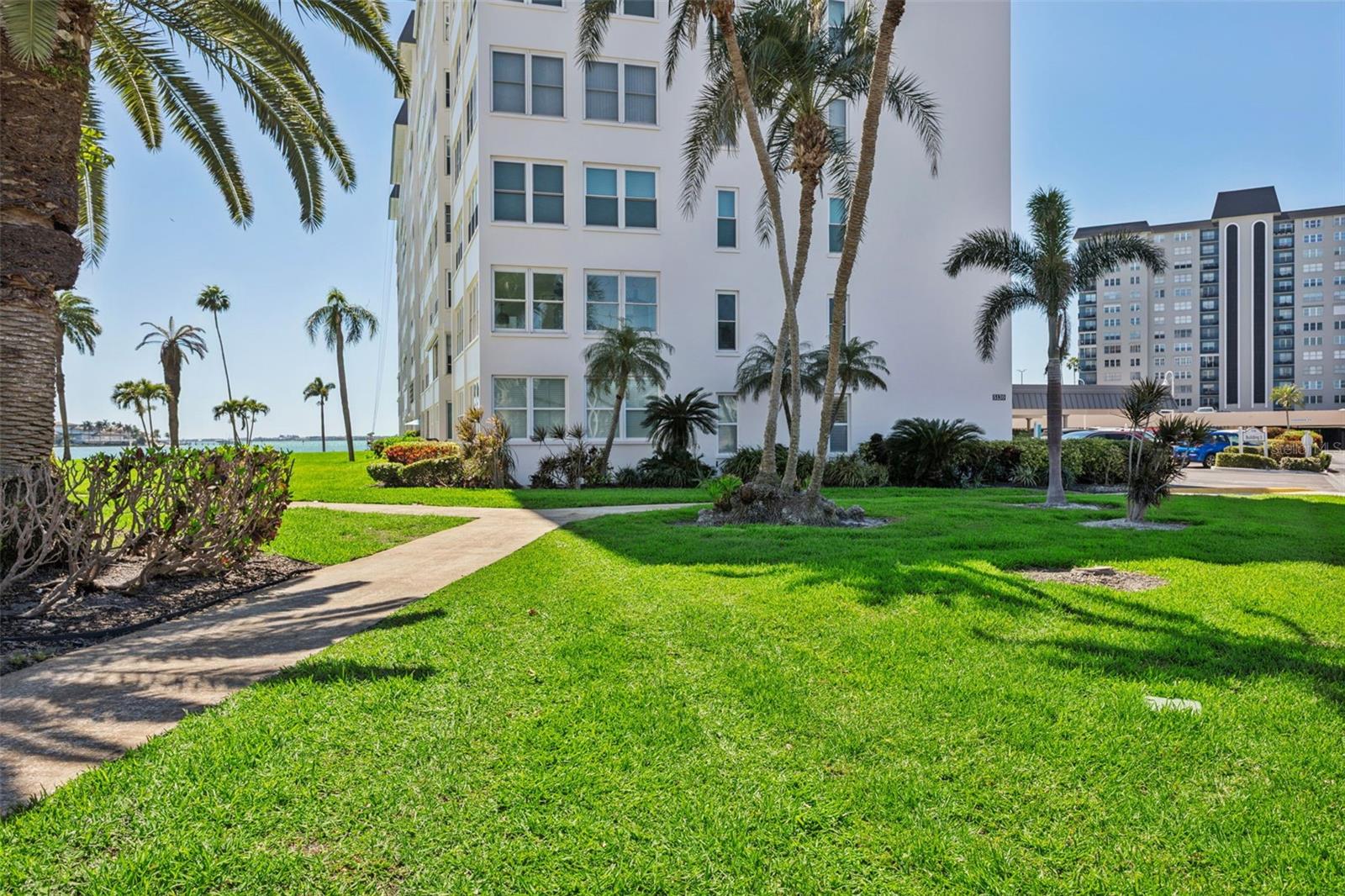 Image 31 of 52 For 5130 Brittany Drive S 1002