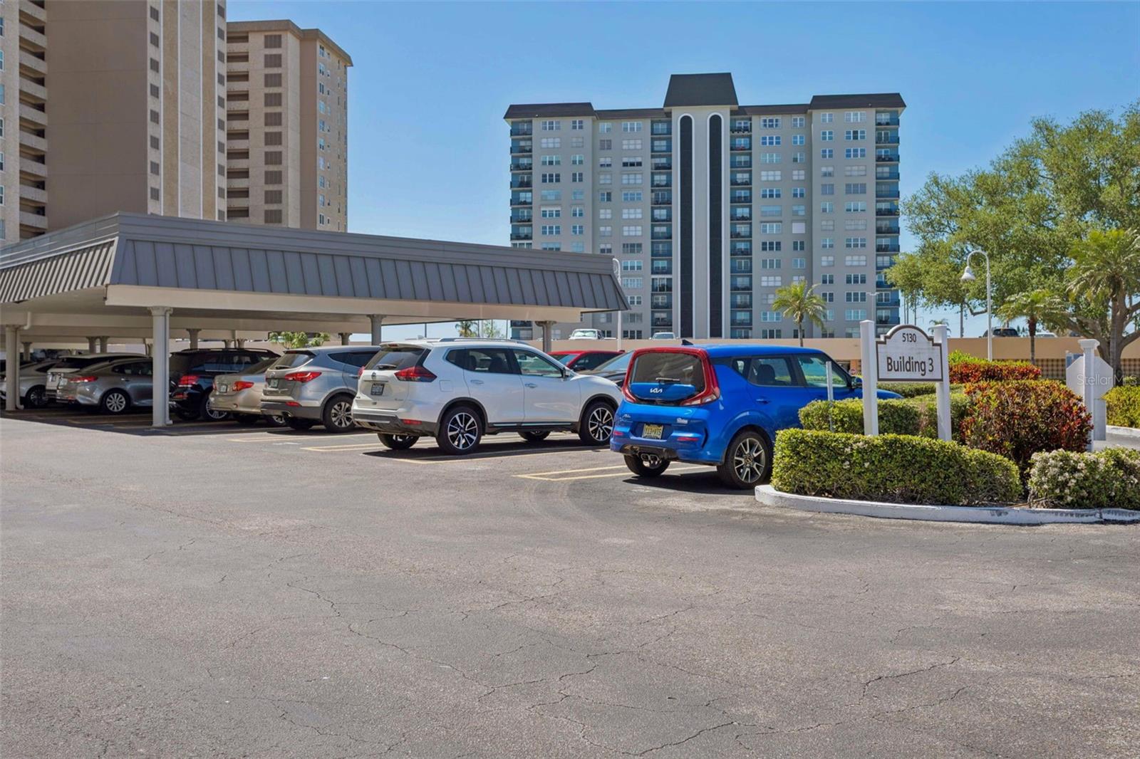 Image 33 of 52 For 5130 Brittany Drive S 1002