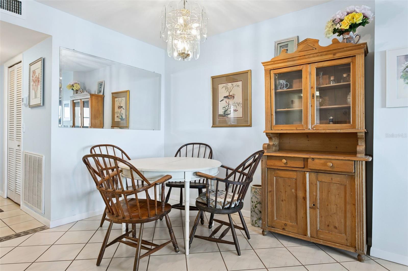 Image 7 of 52 For 5130 Brittany Drive S 1002