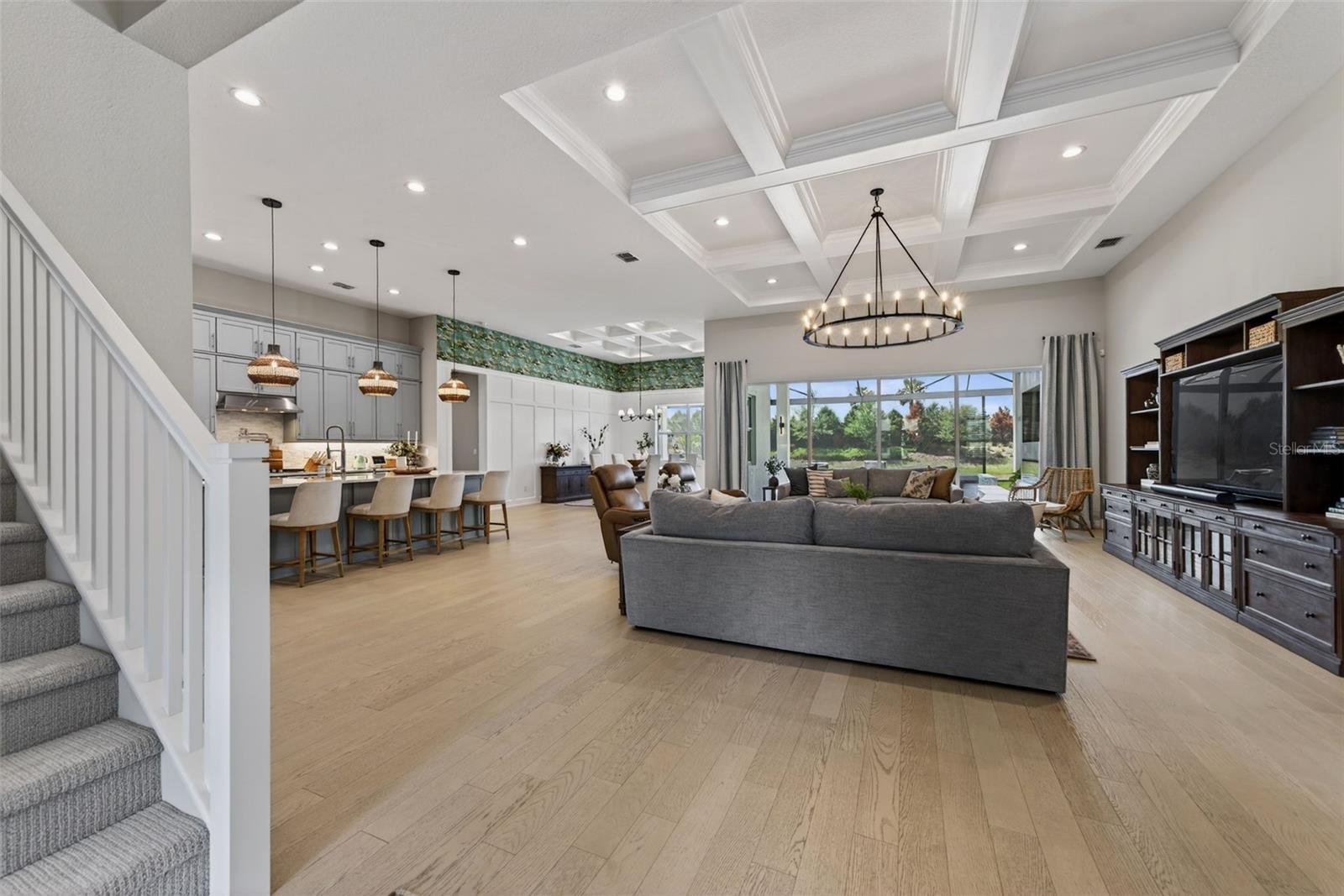 Image 10 of 92 For 8331 Redonda Loop