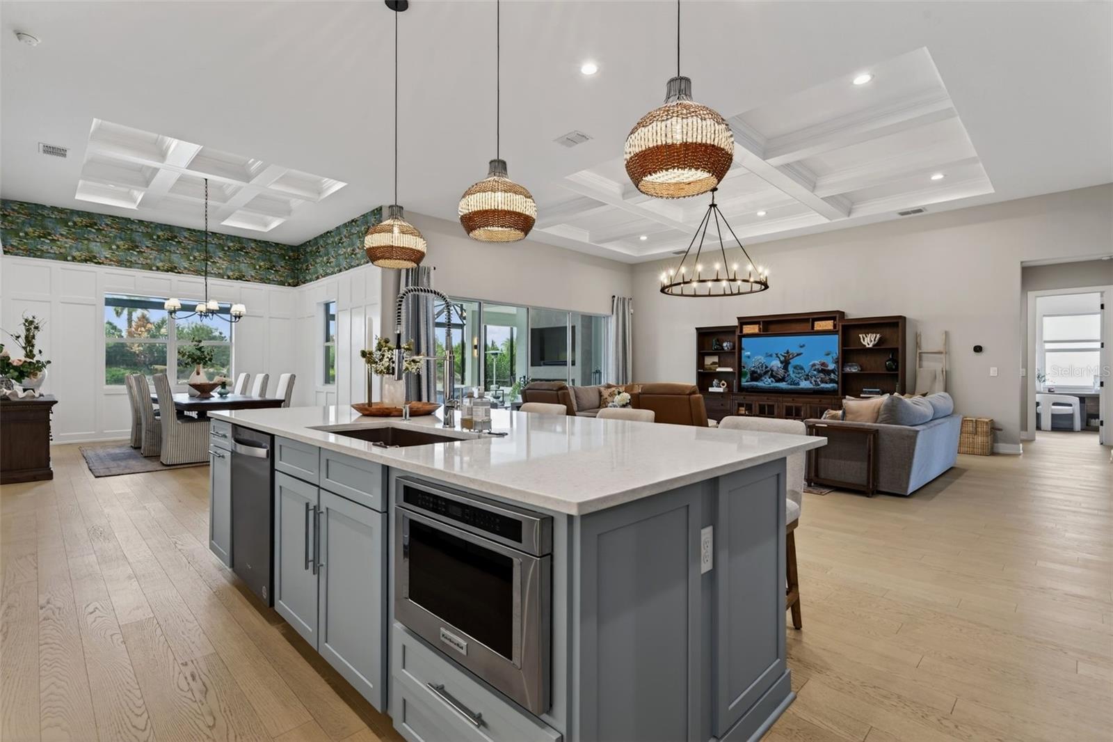 Image 17 of 92 For 8331 Redonda Loop