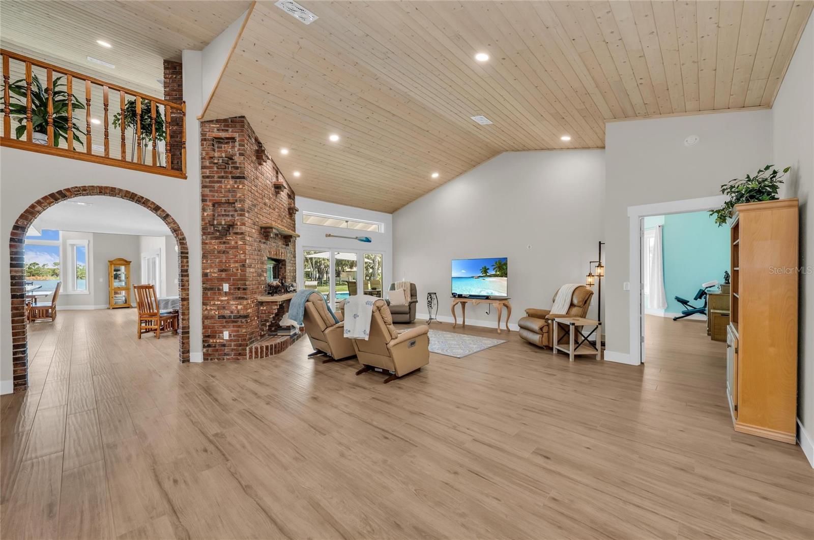 Image 13 of 100 For 770 Buckskin Court