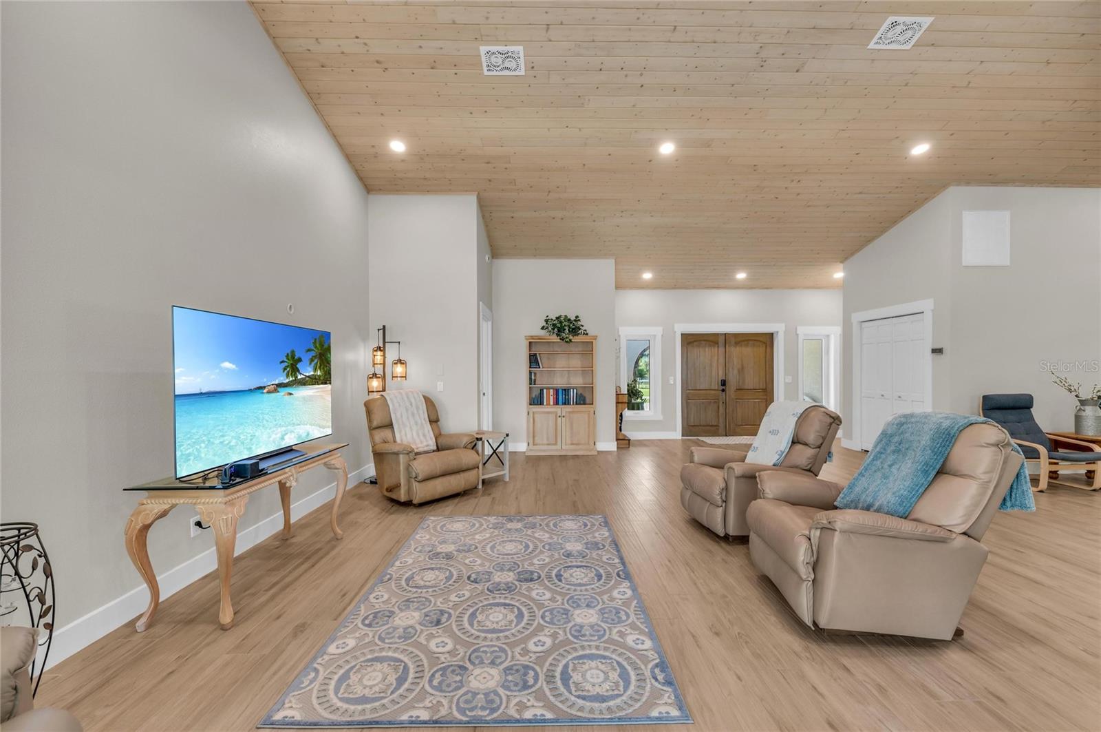 Image 14 of 100 For 770 Buckskin Court